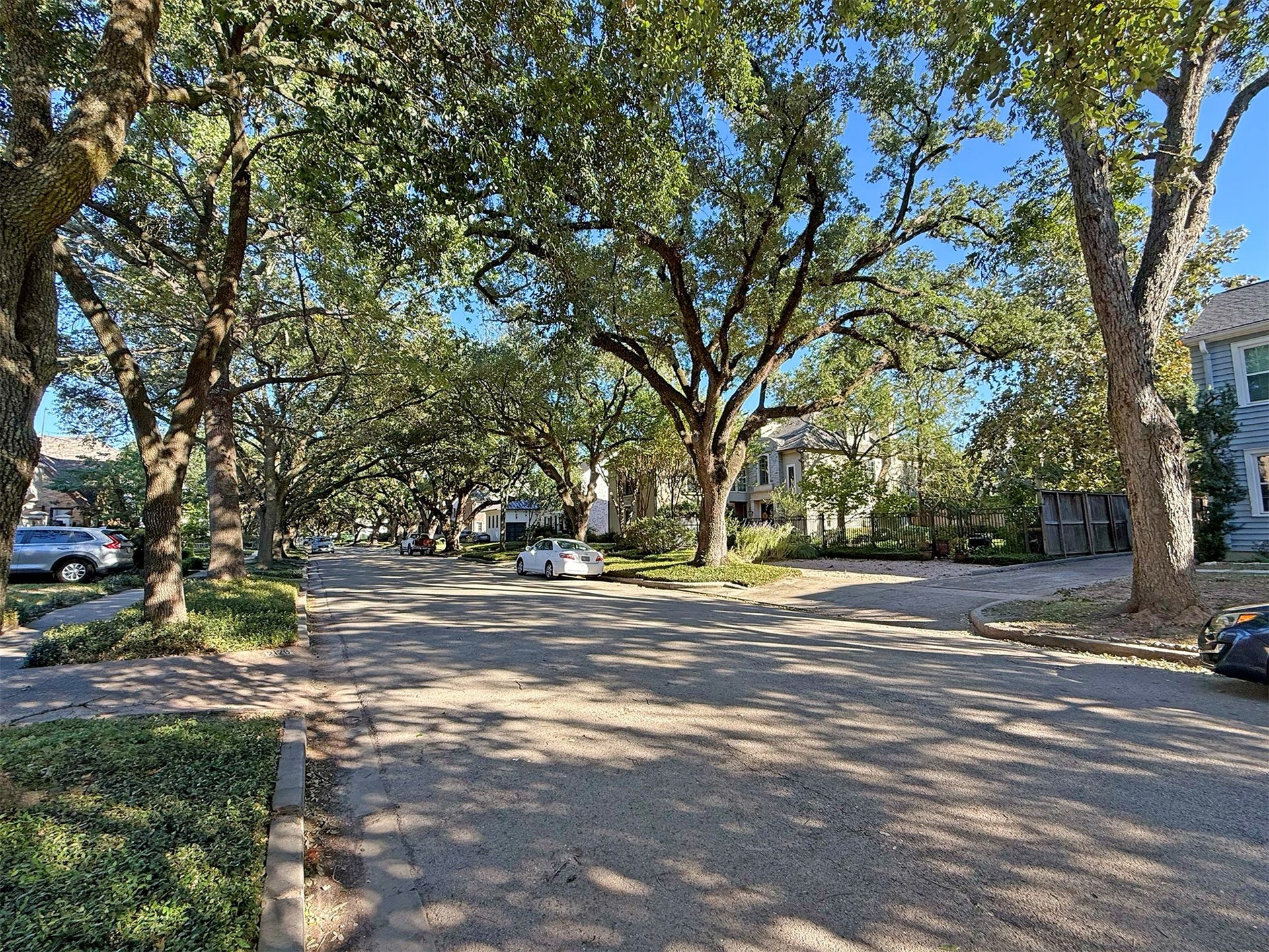 2124 South Boulevard, Houston, TX 77098 2124 South Boulevard, Houston, TX 77098