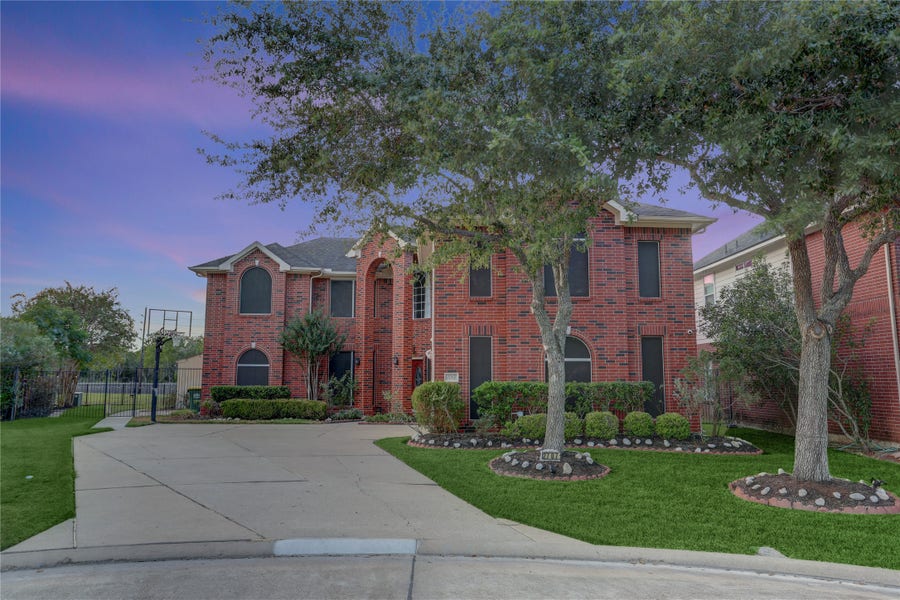 Property photo for 2707 Sterling Fields Drive, Pearland, TX