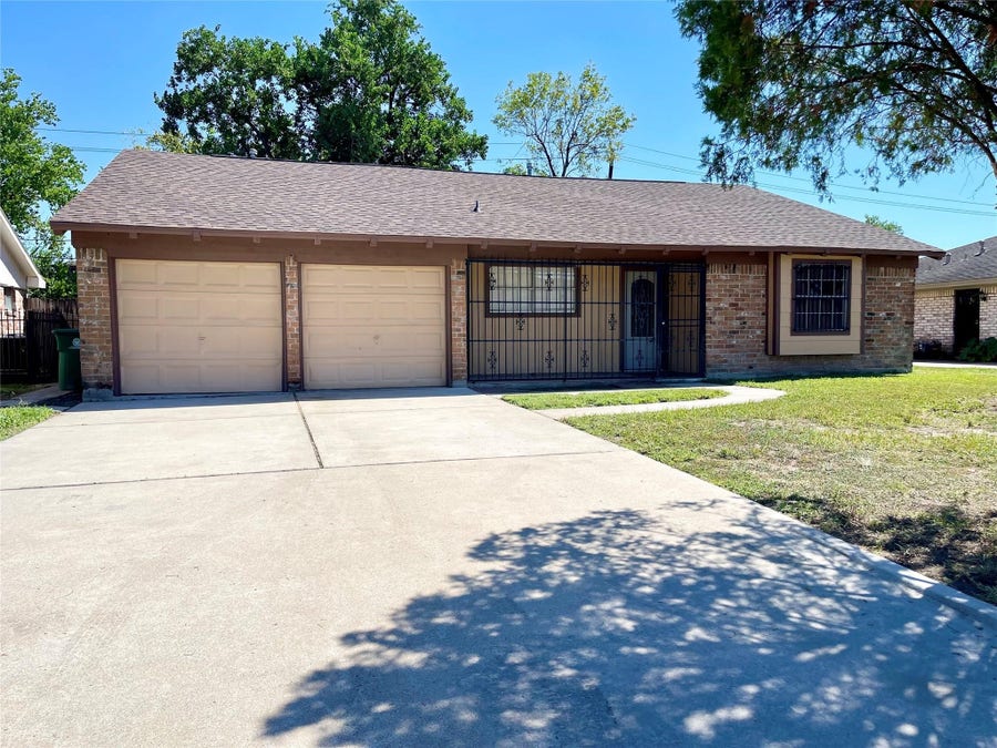 Property photo for 927 Greatwood Drive, Houston, TX