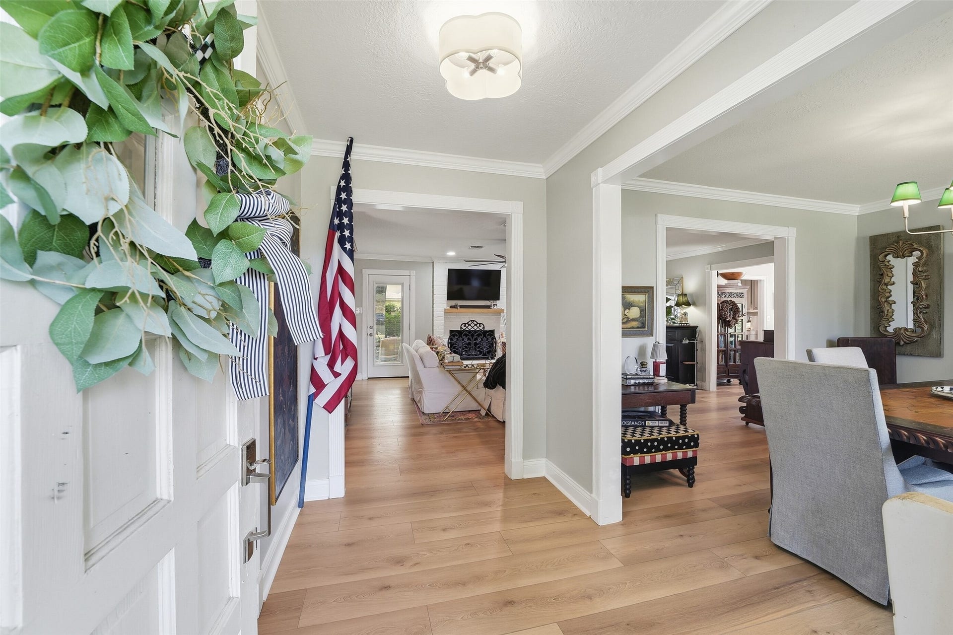 7611 Mauna Kai Drive, Houston, TX 77095 Welcome! Foyer leading to either formal dining or family room.