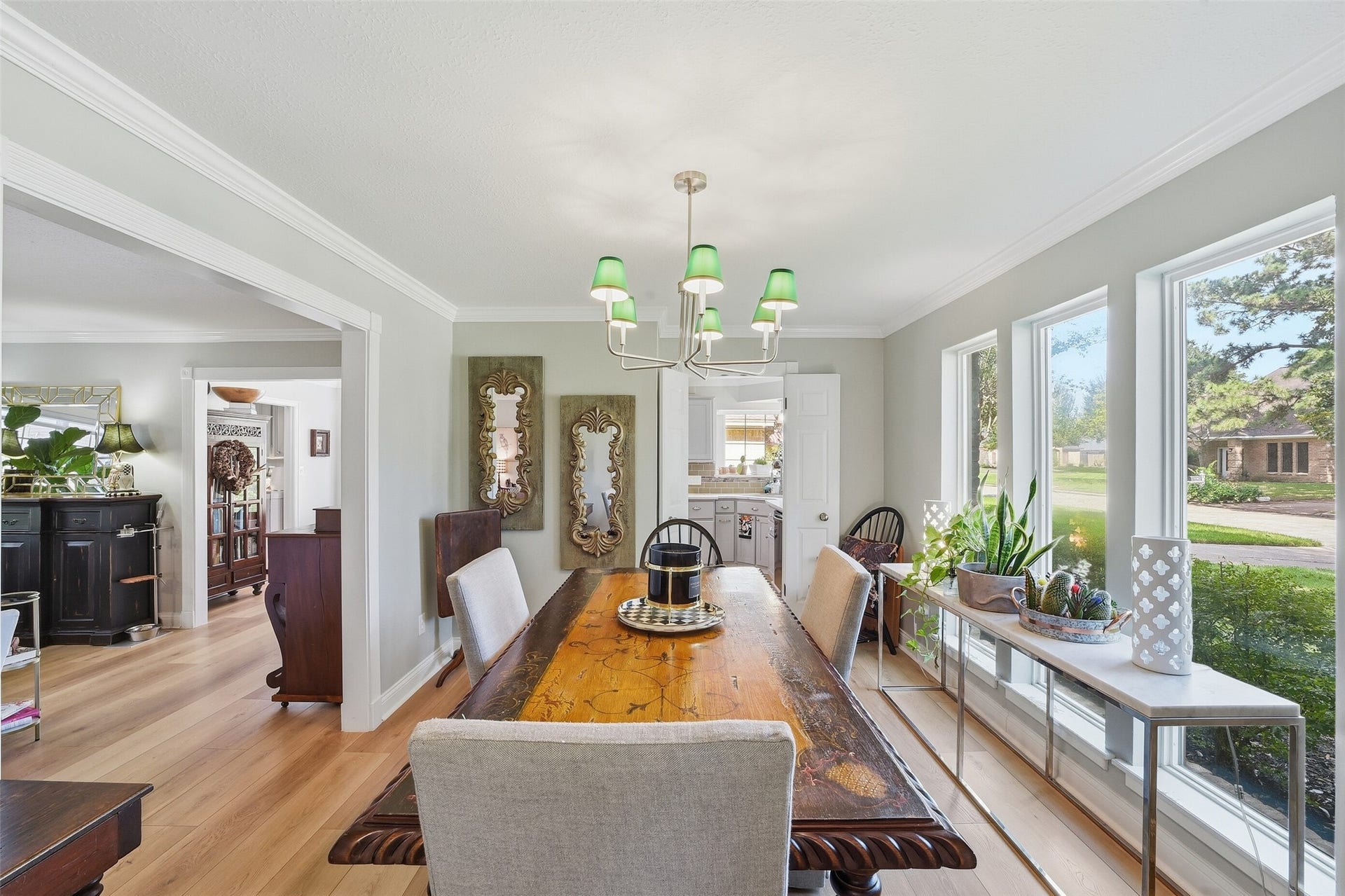 7611 Mauna Kai Drive, Houston, TX 77095 Open floor plan but with some walls to create each room.
