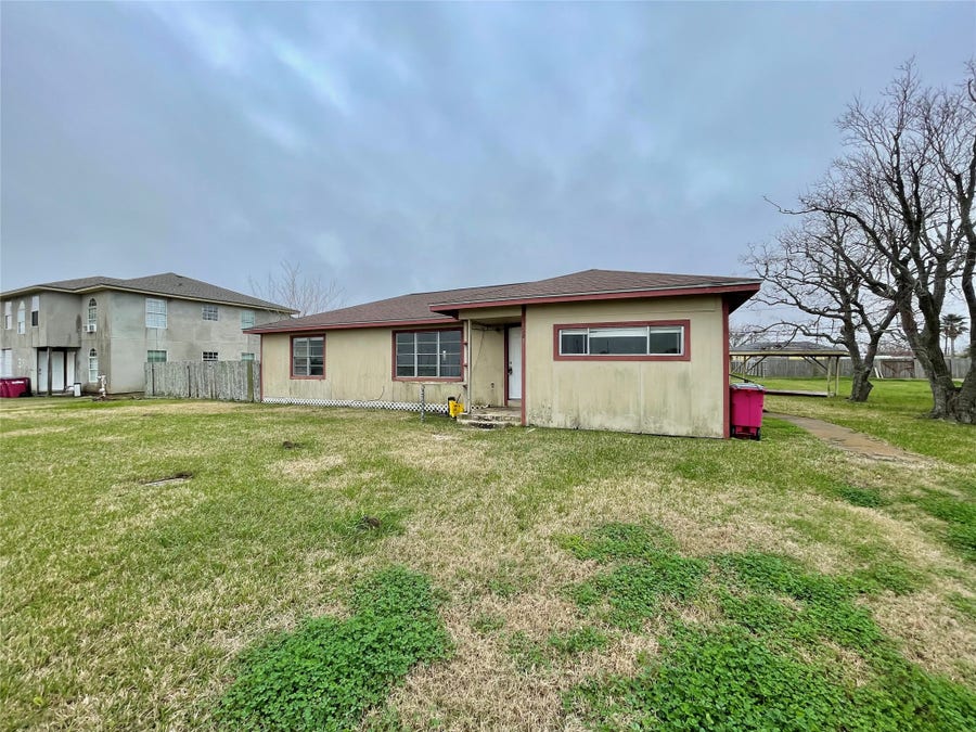 Property photo for 327 W 7th Street, Freeport, TX