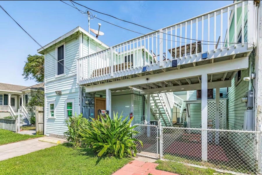 Property photo for 1624 17th, #Down, Galveston, TX