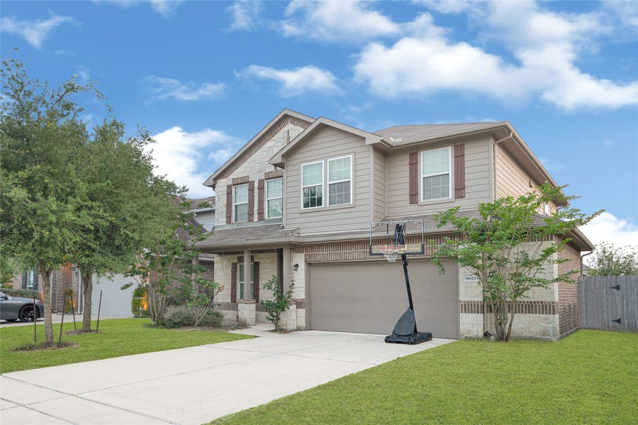 Property photo for 8623 Morning Dove Lane, Baytown, TX