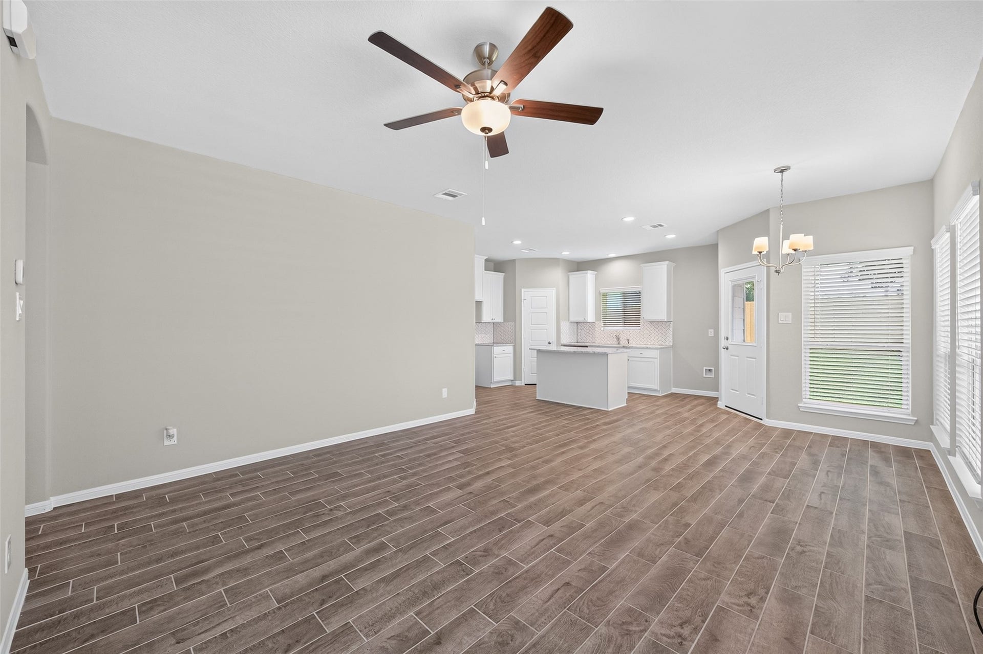 516 Emerald Thicket, Huffman, TX 77336 516 Emerald Thicket, Huffman, TX 77336