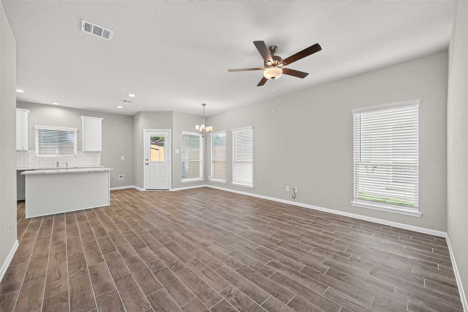 516 Emerald Thicket, Huffman, TX 77336 516 Emerald Thicket, Huffman, TX 77336