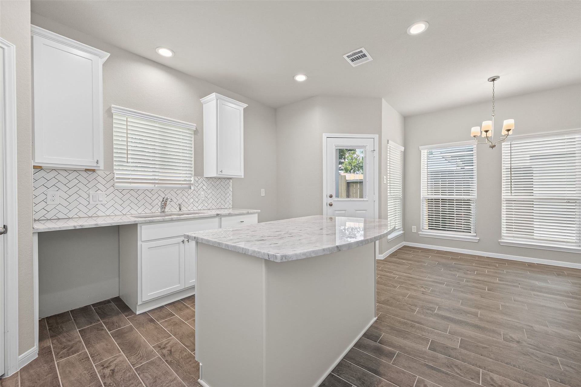 516 Emerald Thicket, Huffman, TX 77336 516 Emerald Thicket, Huffman, TX 77336