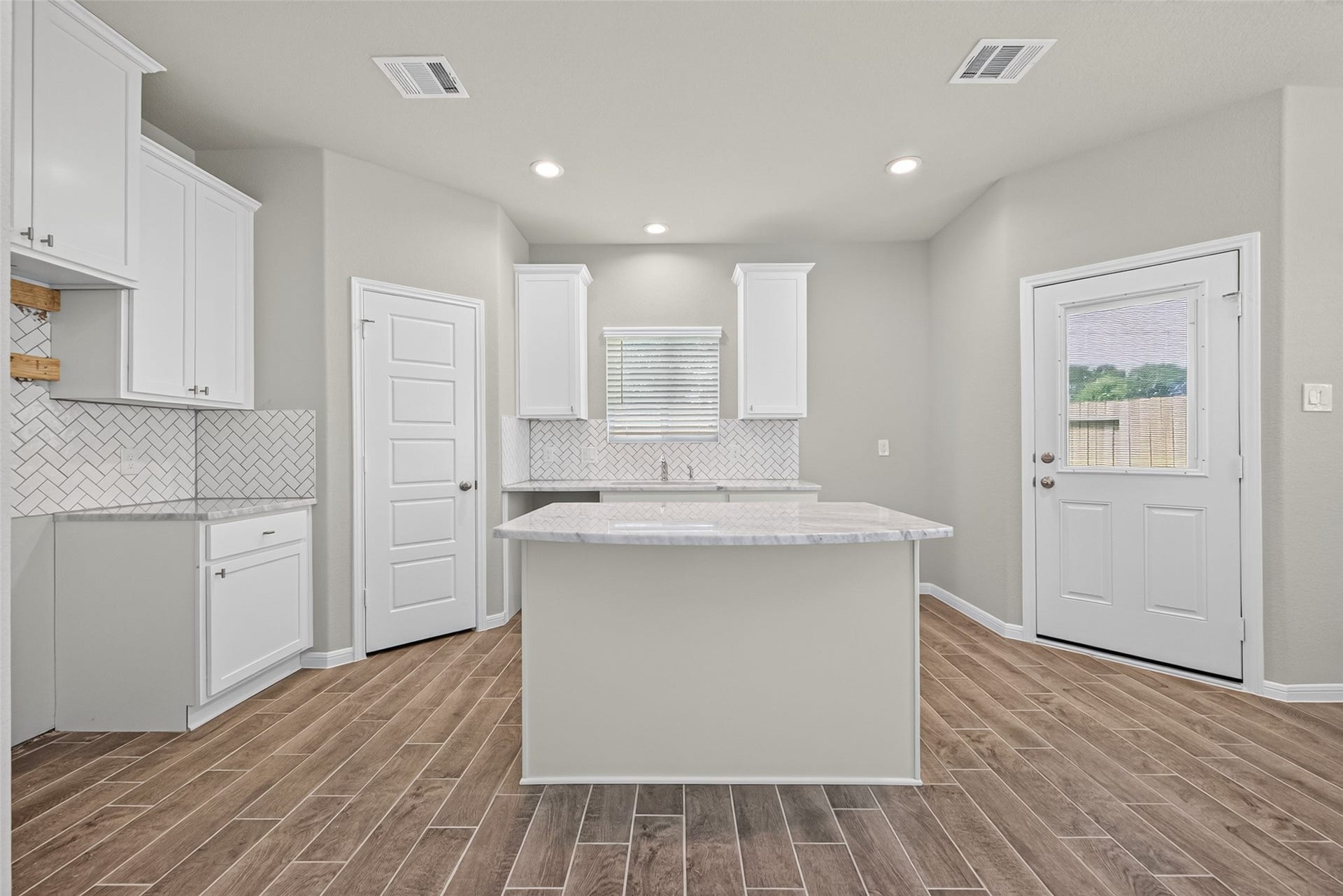 516 Emerald Thicket, Huffman, TX 77336 516 Emerald Thicket, Huffman, TX 77336