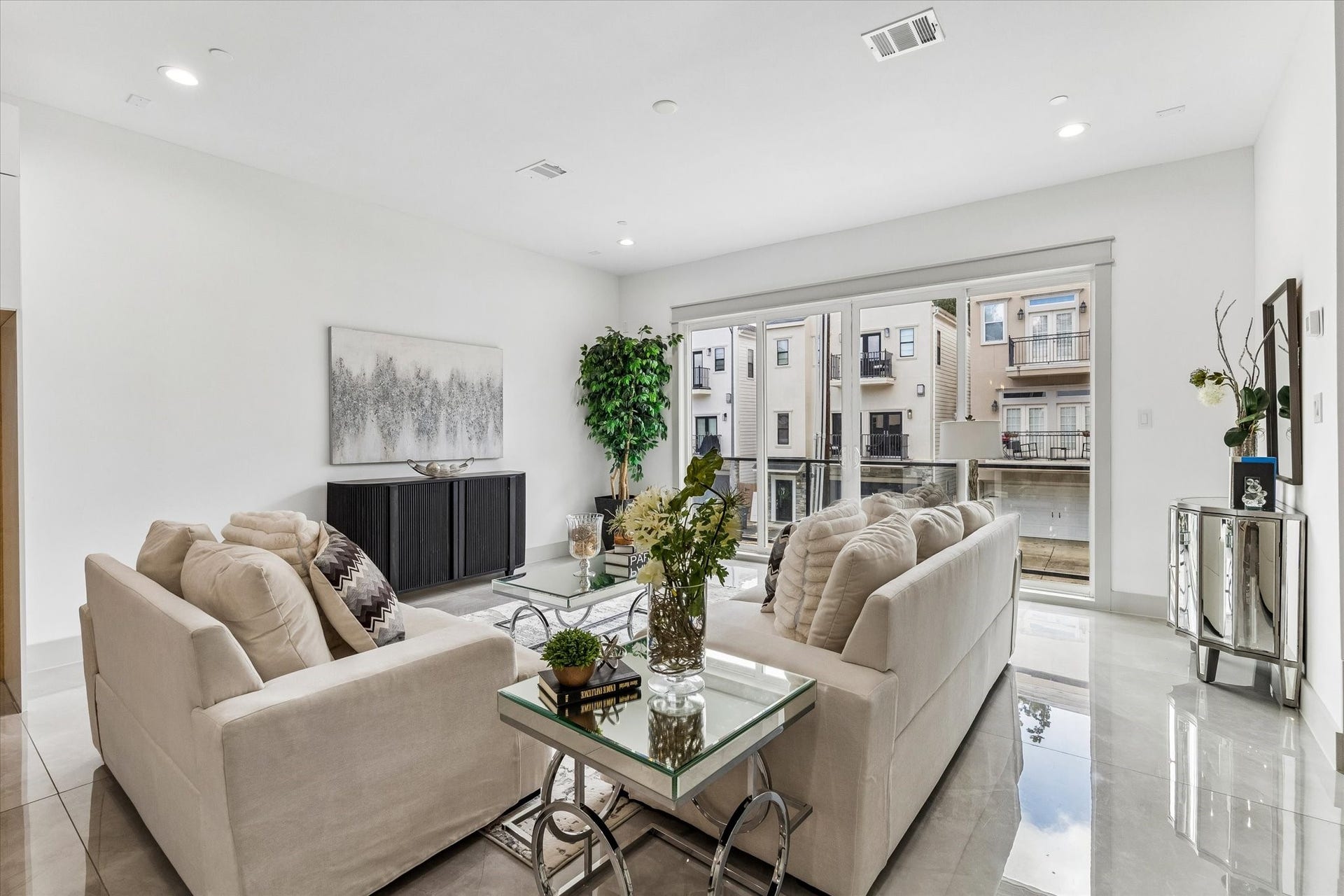 1605 Utah Street, Houston, TX 77007 1605 Utah Street, Houston, TX 77007