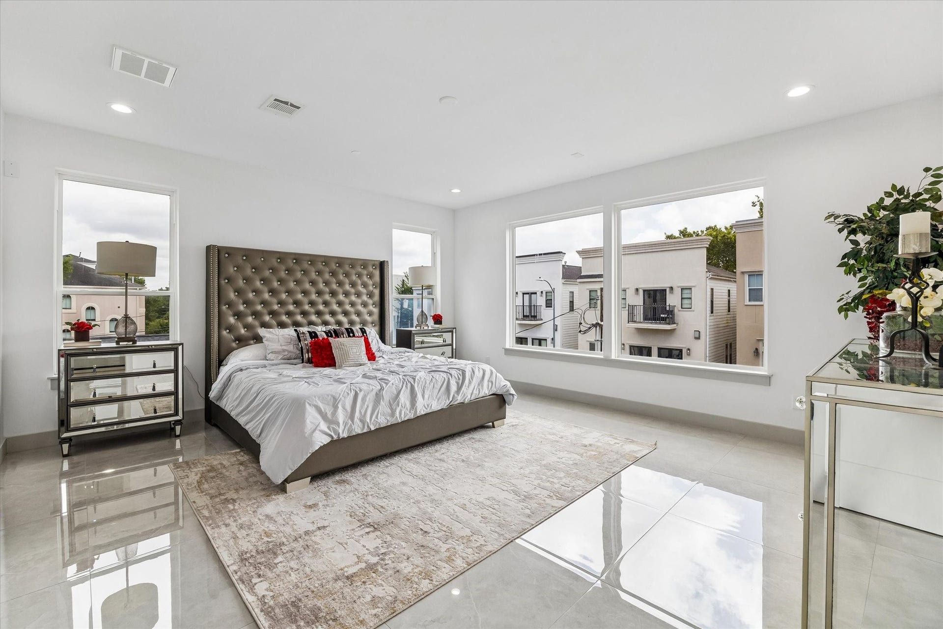 1605 Utah Street, Houston, TX 77007 1605 Utah Street, Houston, TX 77007