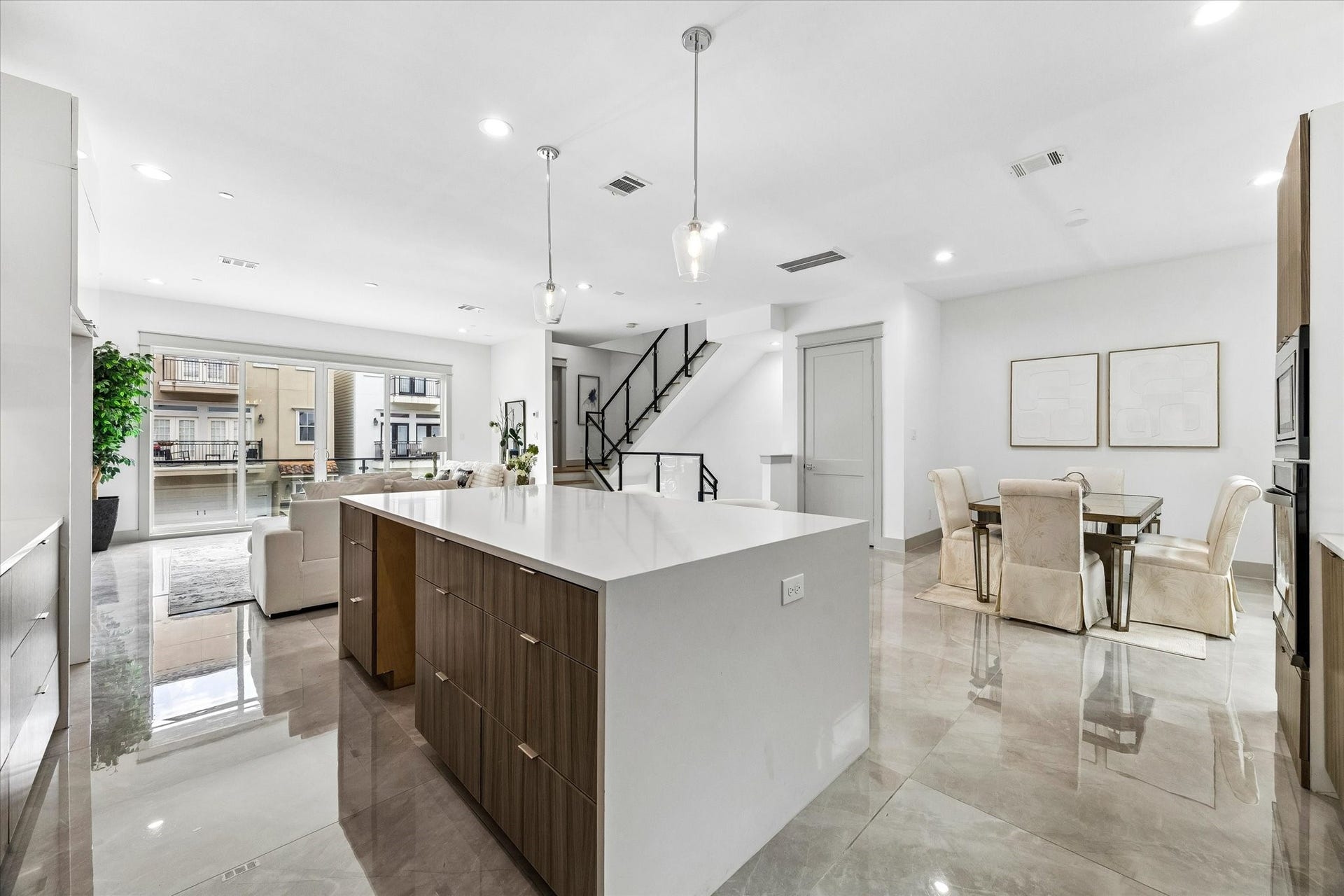 1605 Utah Street, Houston, TX 77007 1605 Utah Street, Houston, TX 77007
