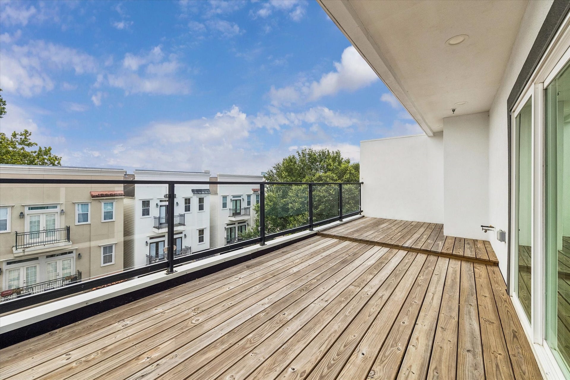 1605 Utah Street, Houston, TX 77007 1605 Utah Street, Houston, TX 77007