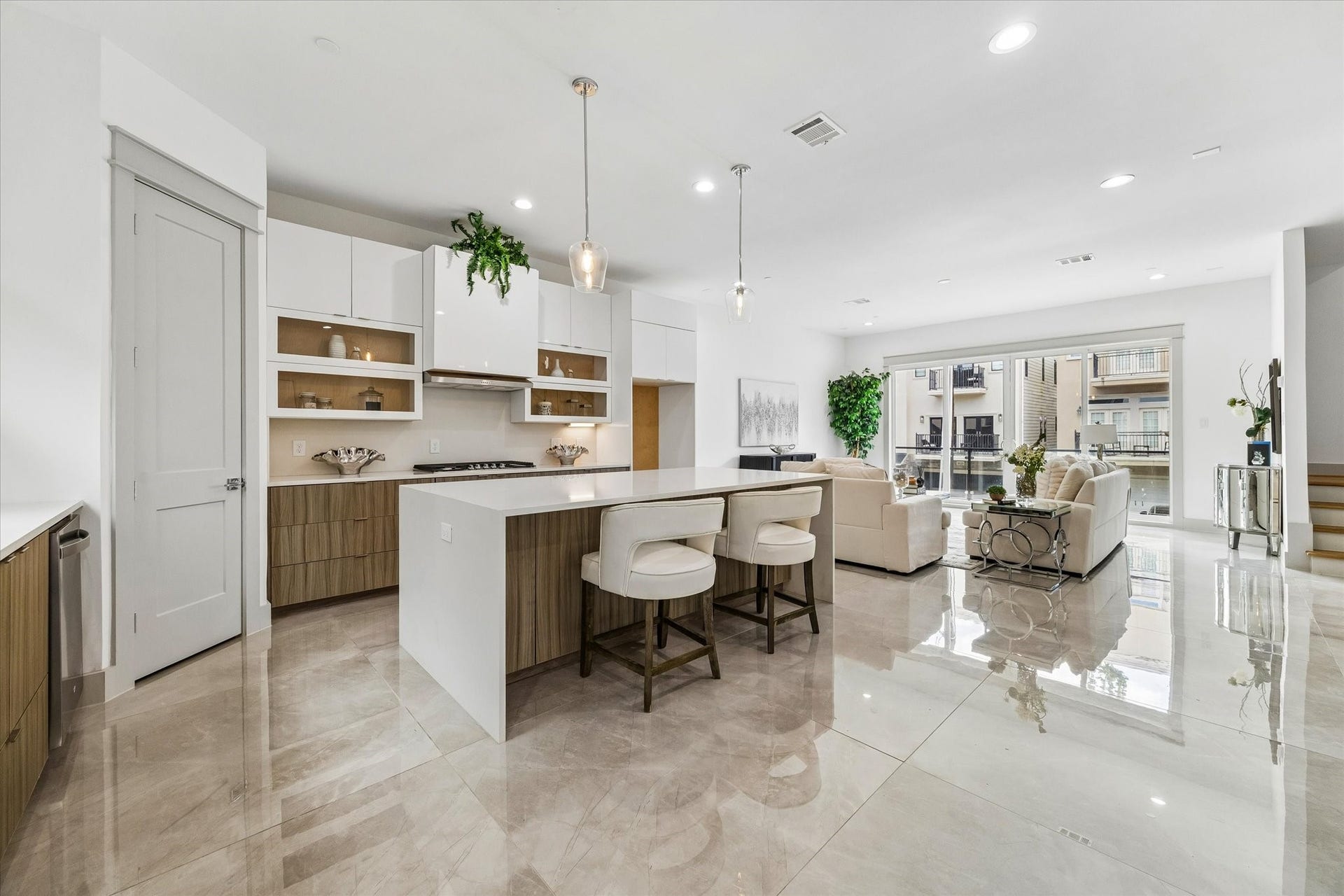 1605 Utah Street, Houston, TX 77007 1605 Utah Street, Houston, TX 77007