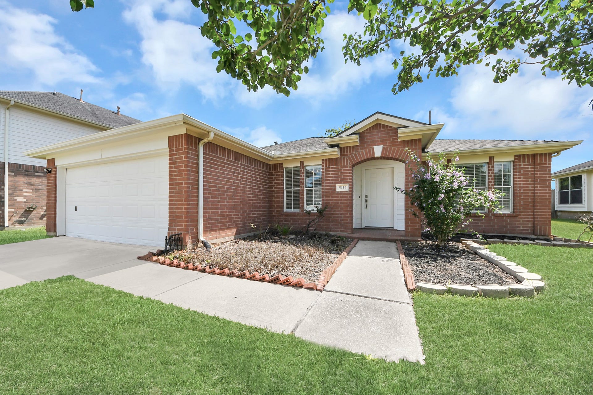 5114 Santrey Drive, Houston, TX 77084 Welcome home!
