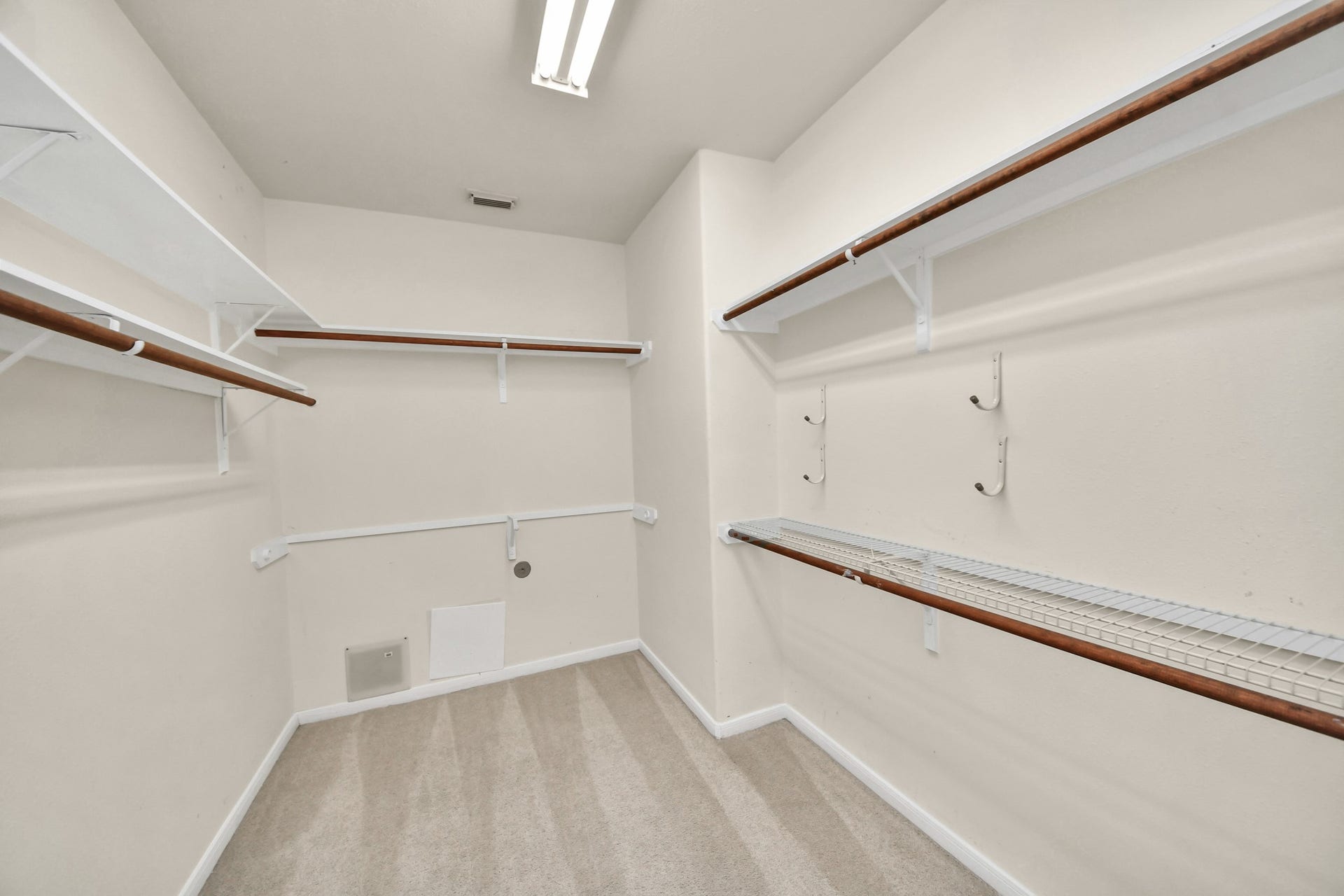 13935 Charterhouse Way, Sugar Land, TX 77498 Primary closet