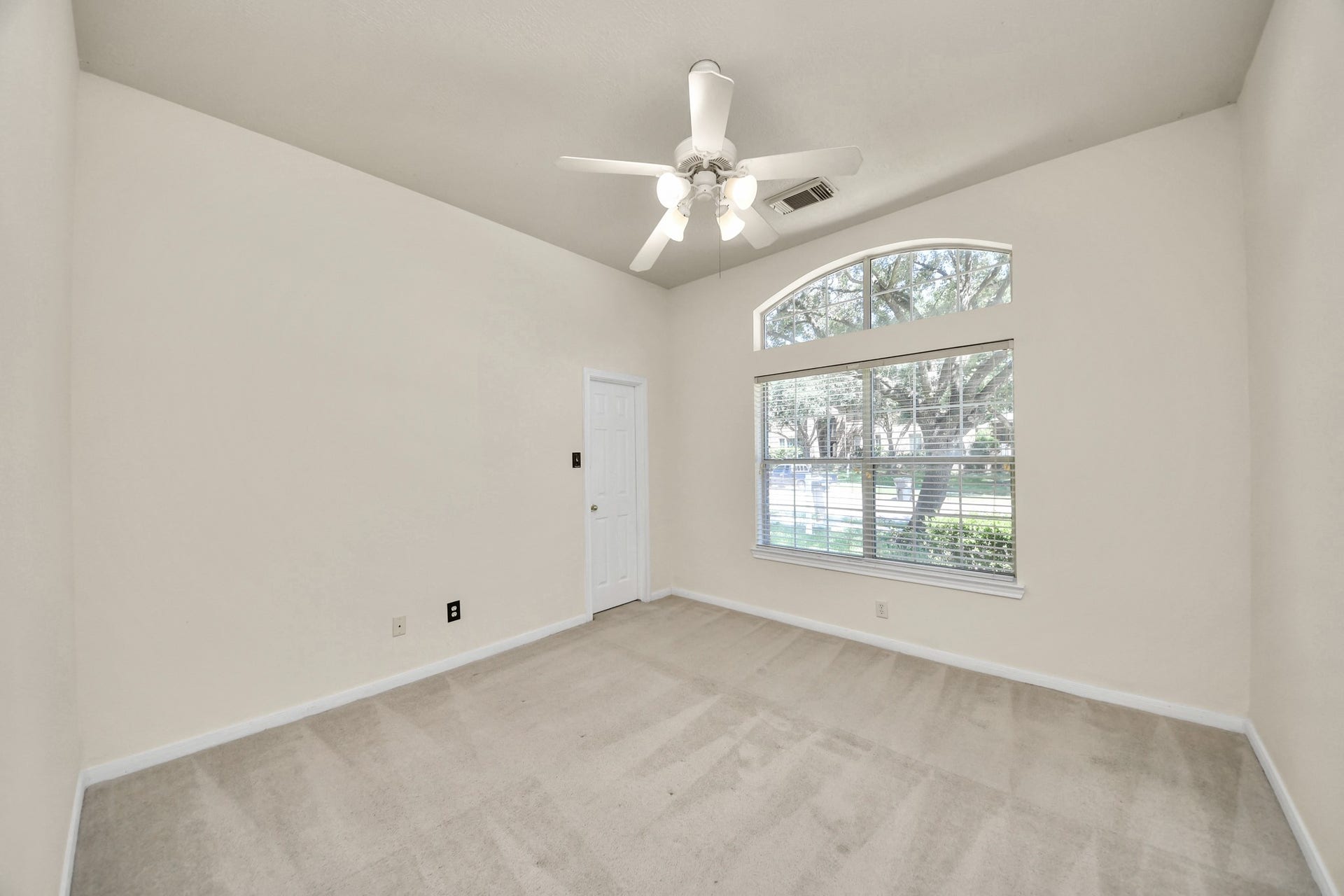 13935 Charterhouse Way, Sugar Land, TX 77498 Secondary bedroom