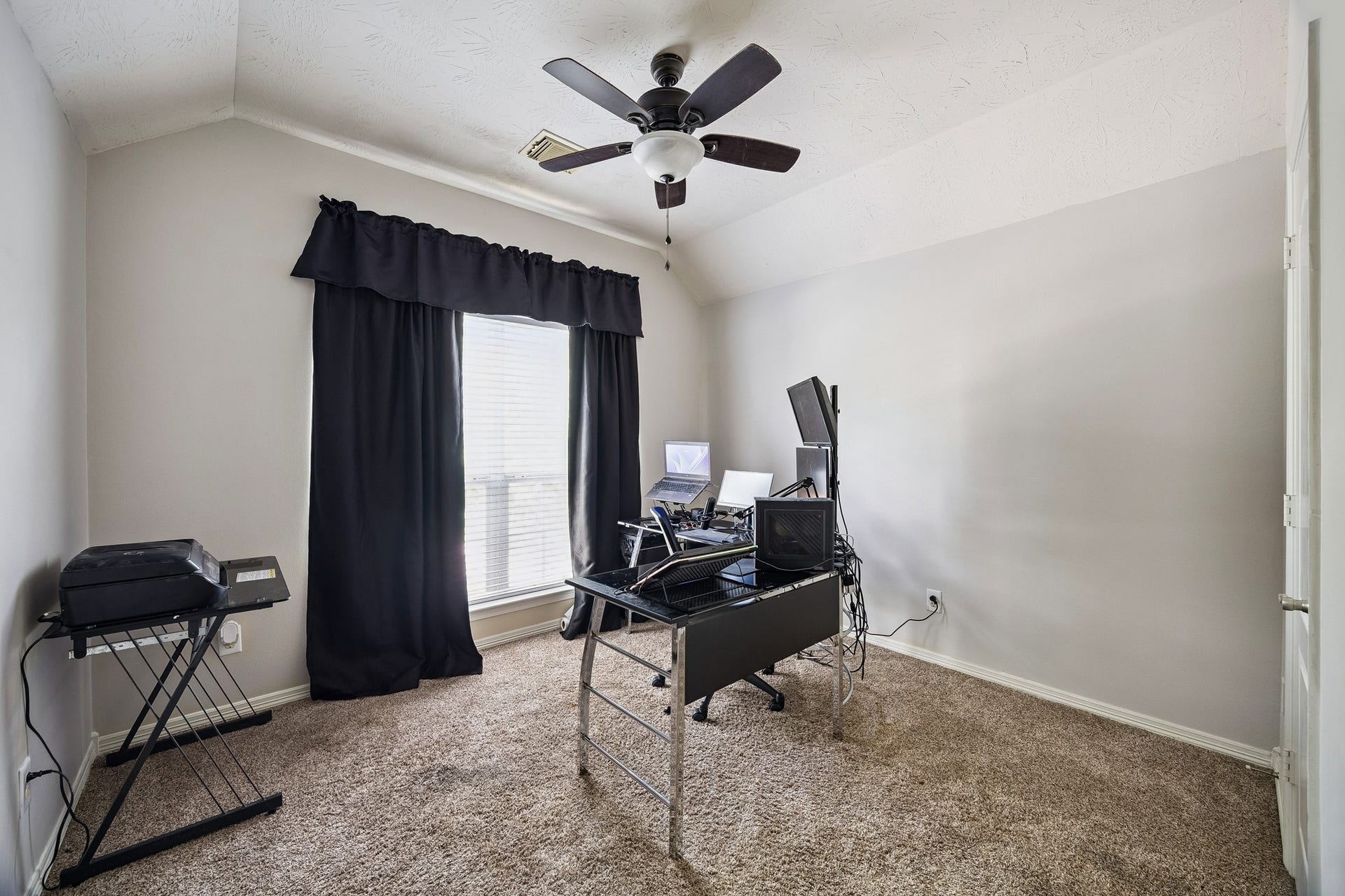 30610 N Sulphur Creek Drive, Magnolia, TX 77355 Oversized upstairs bedroom #1