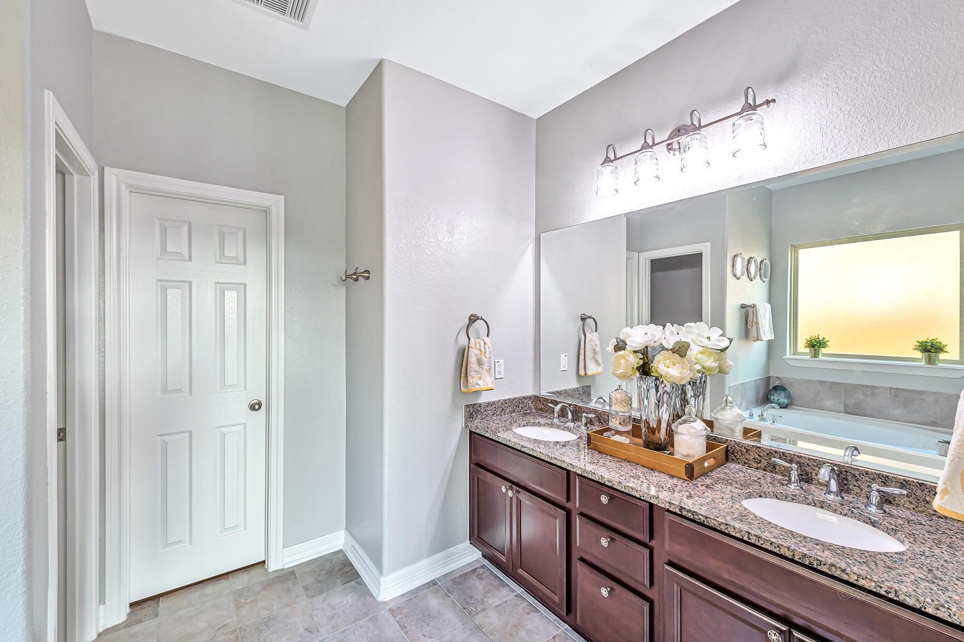 11618 Via Verdone Drive, Richmond, TX 77406 Primary en-suite bathroom