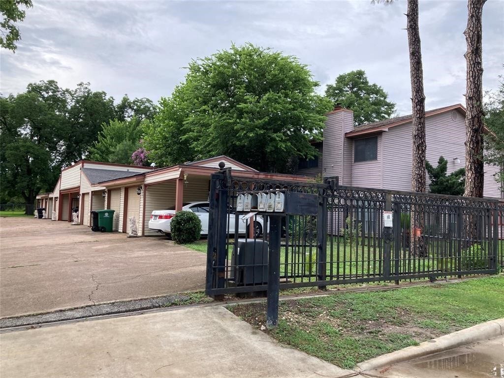 1839 Sherwood Forest Street, Houston, TX 77043 1839 Sherwood Forest Street, Houston, TX 77043