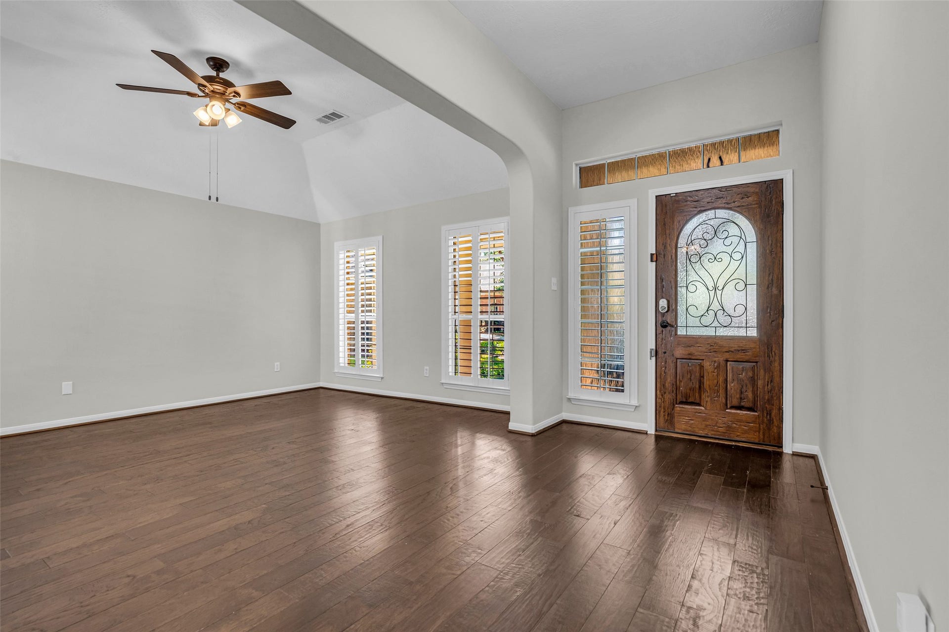 39 Currymead Place, The Woodlands, TX 77382 Foyer