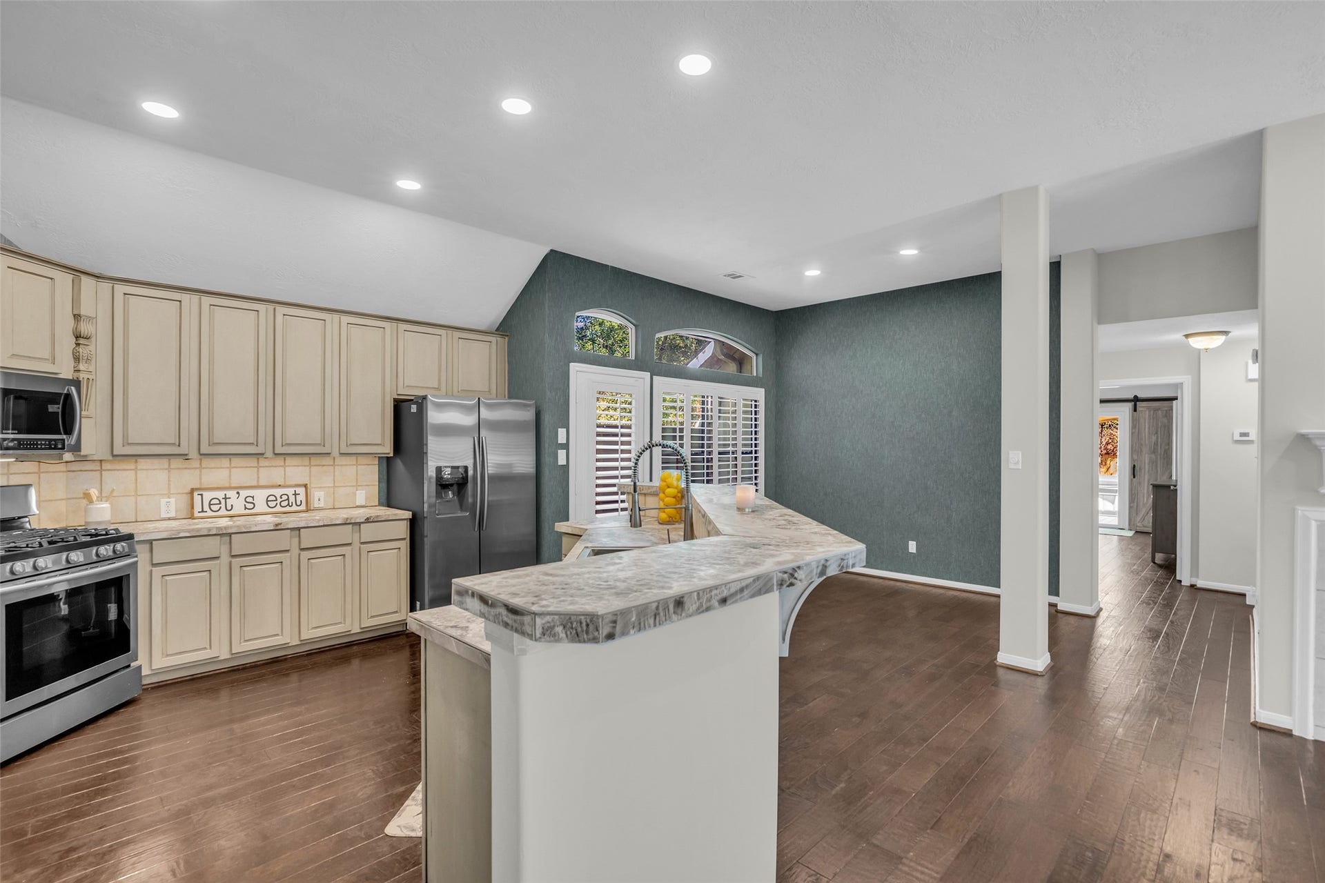 39 Currymead Place, The Woodlands, TX 77382 39 Currymead Place, The Woodlands, TX 77382