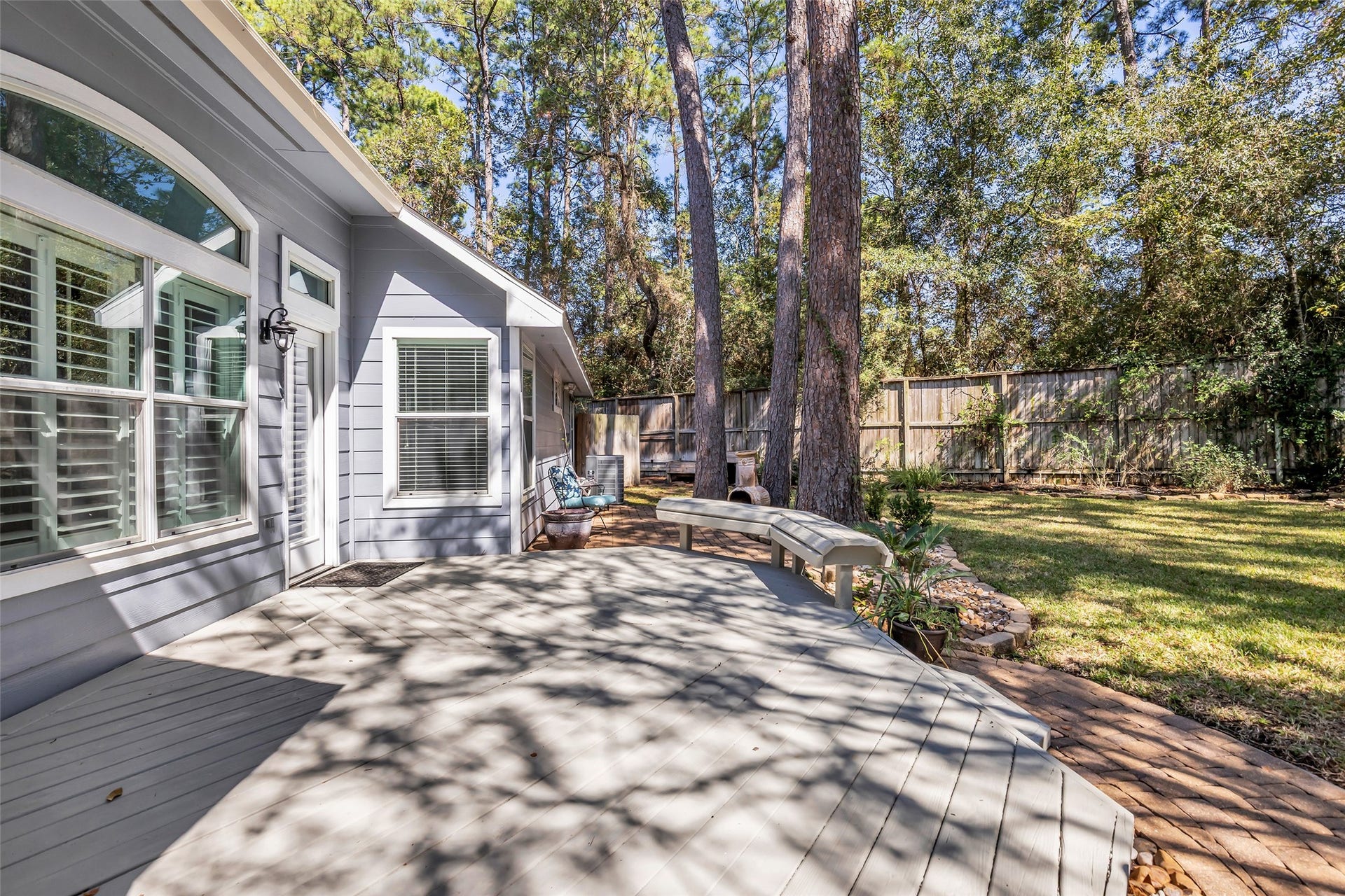 39 Currymead Place, The Woodlands, TX 77382 Large Deck and Fenced Backyard with Greenspace behind
