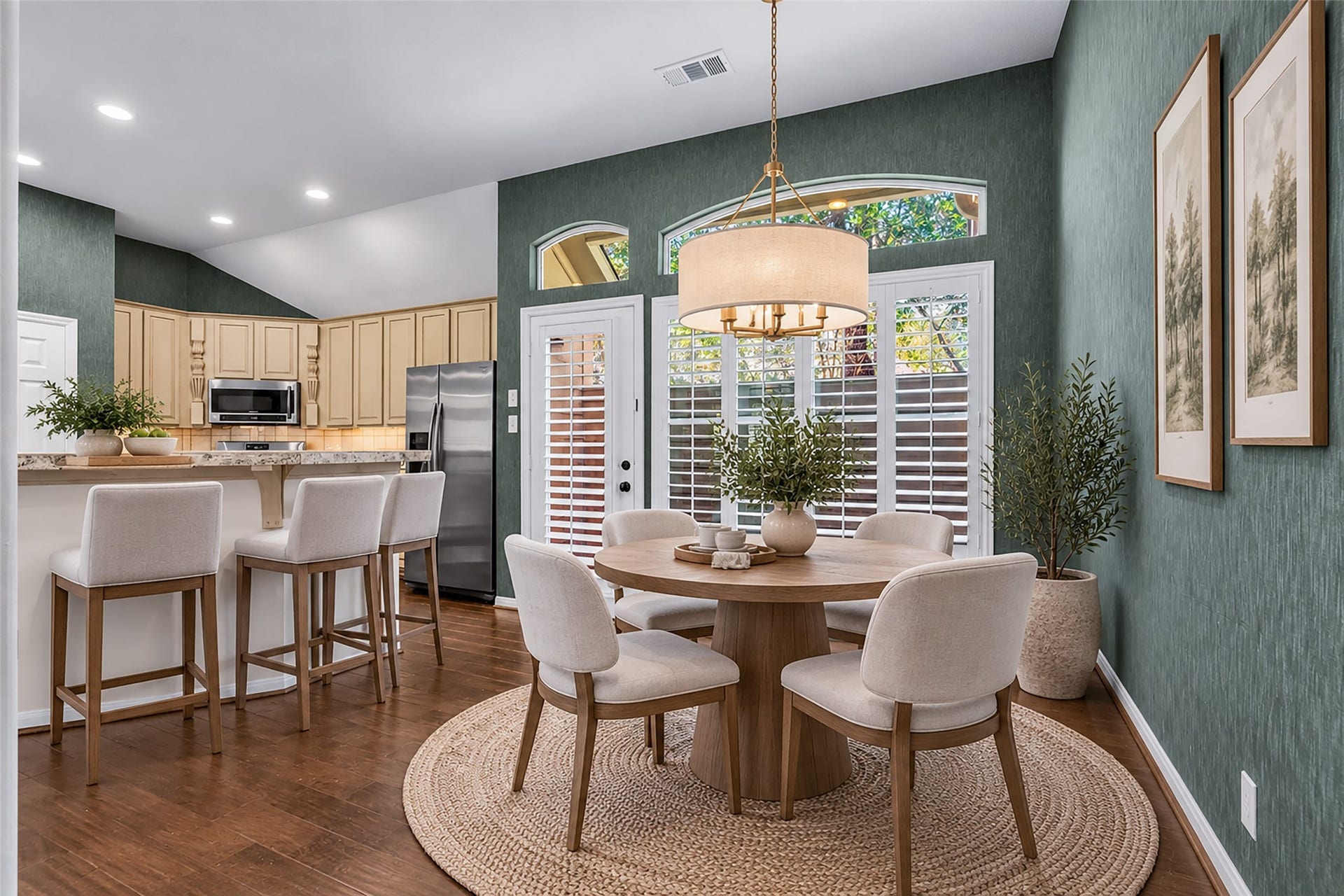 39 Currymead Place, The Woodlands, TX 77382 Virtually Staged Breakfast Room