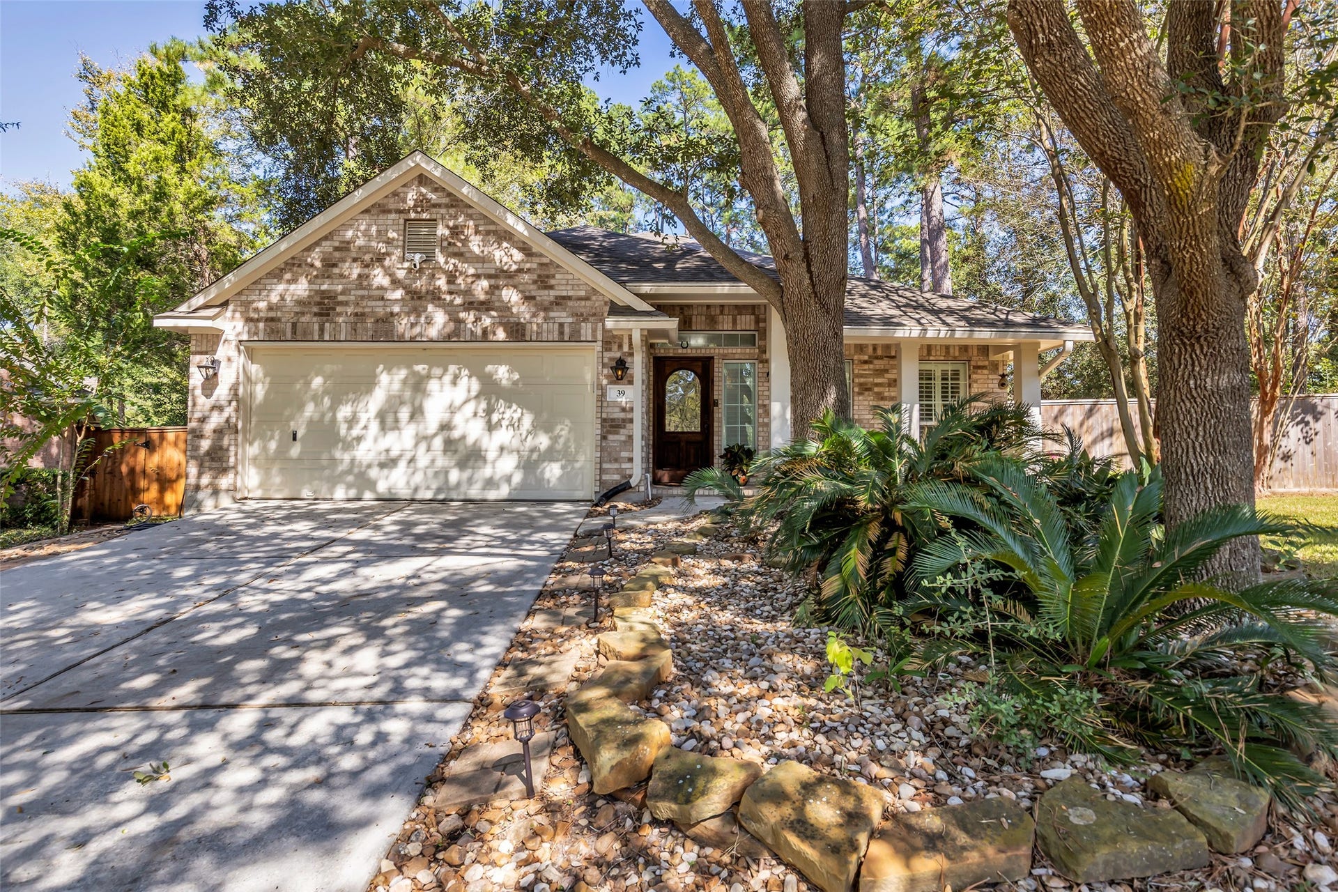 39 Currymead Place, The Woodlands, TX 77382 39 Currymead Place, The Woodlands, TX 77382