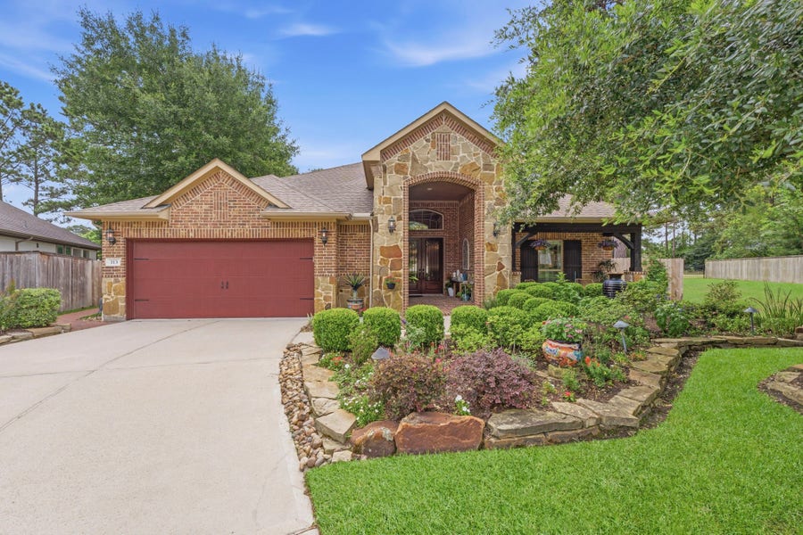 Property photo for 113 Sundrop Ridge Court, Montgomery, TX