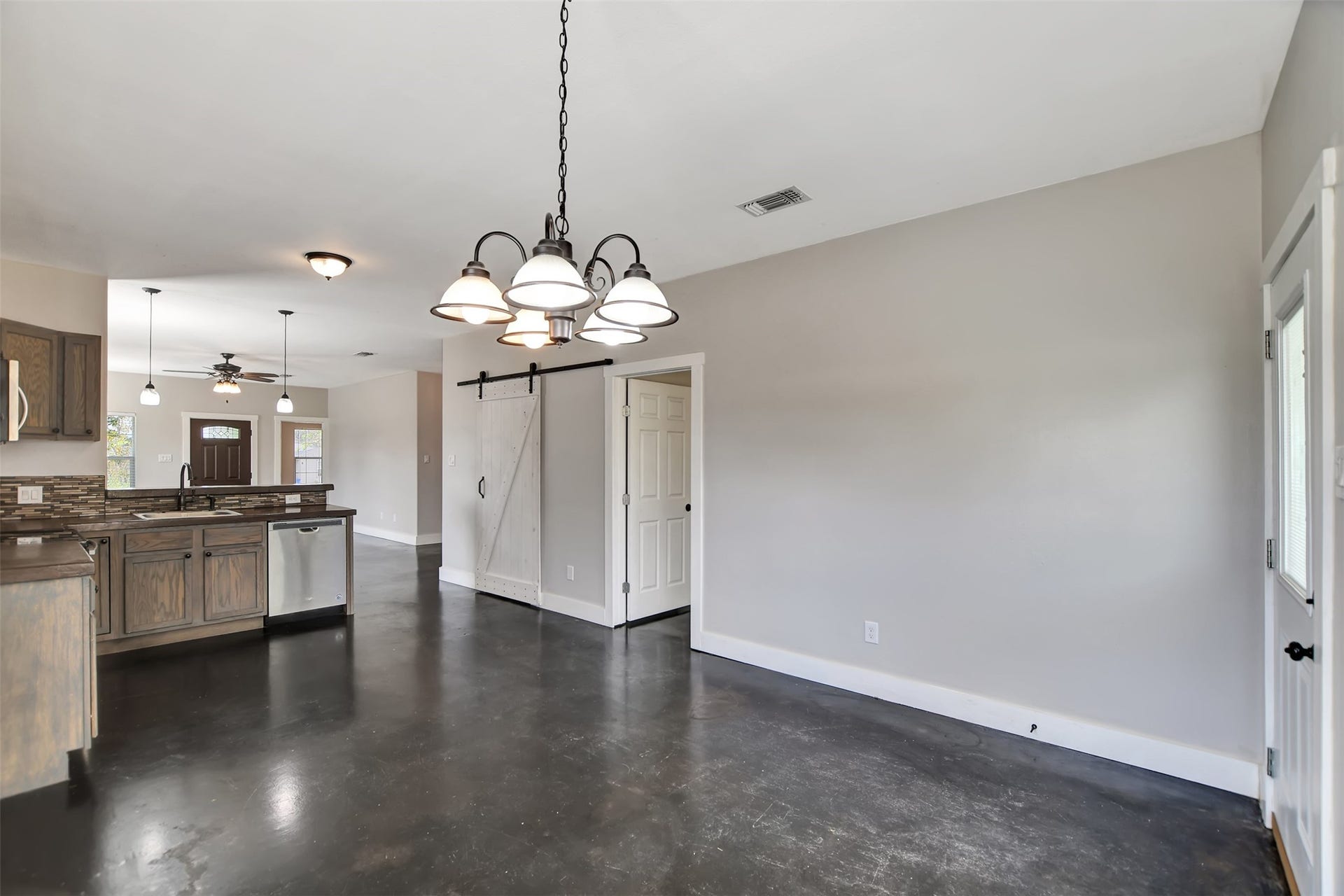 2546 16th Street, Hempstead, TX 77445 2546 16th Street, Hempstead, TX 77445