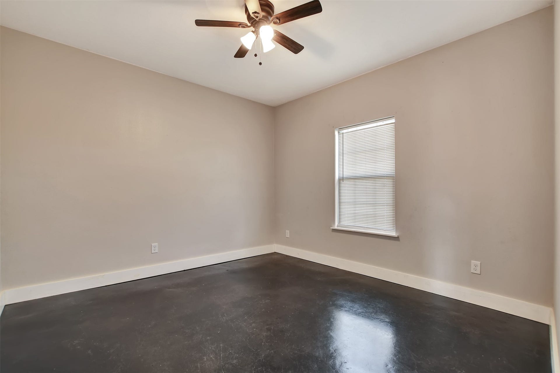 2546 16th Street, Hempstead, TX 77445 Another one of the three secondary bedrooms.