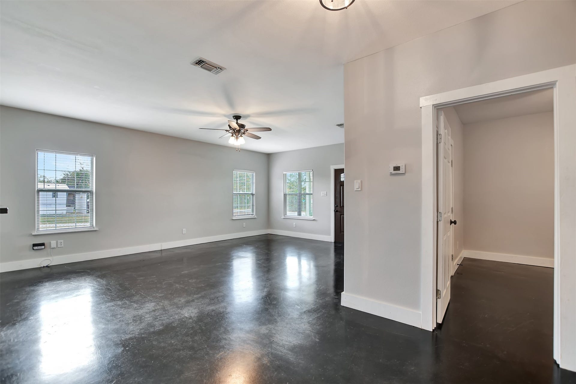 2546 16th Street, Hempstead, TX 77445 2546 16th Street, Hempstead, TX 77445