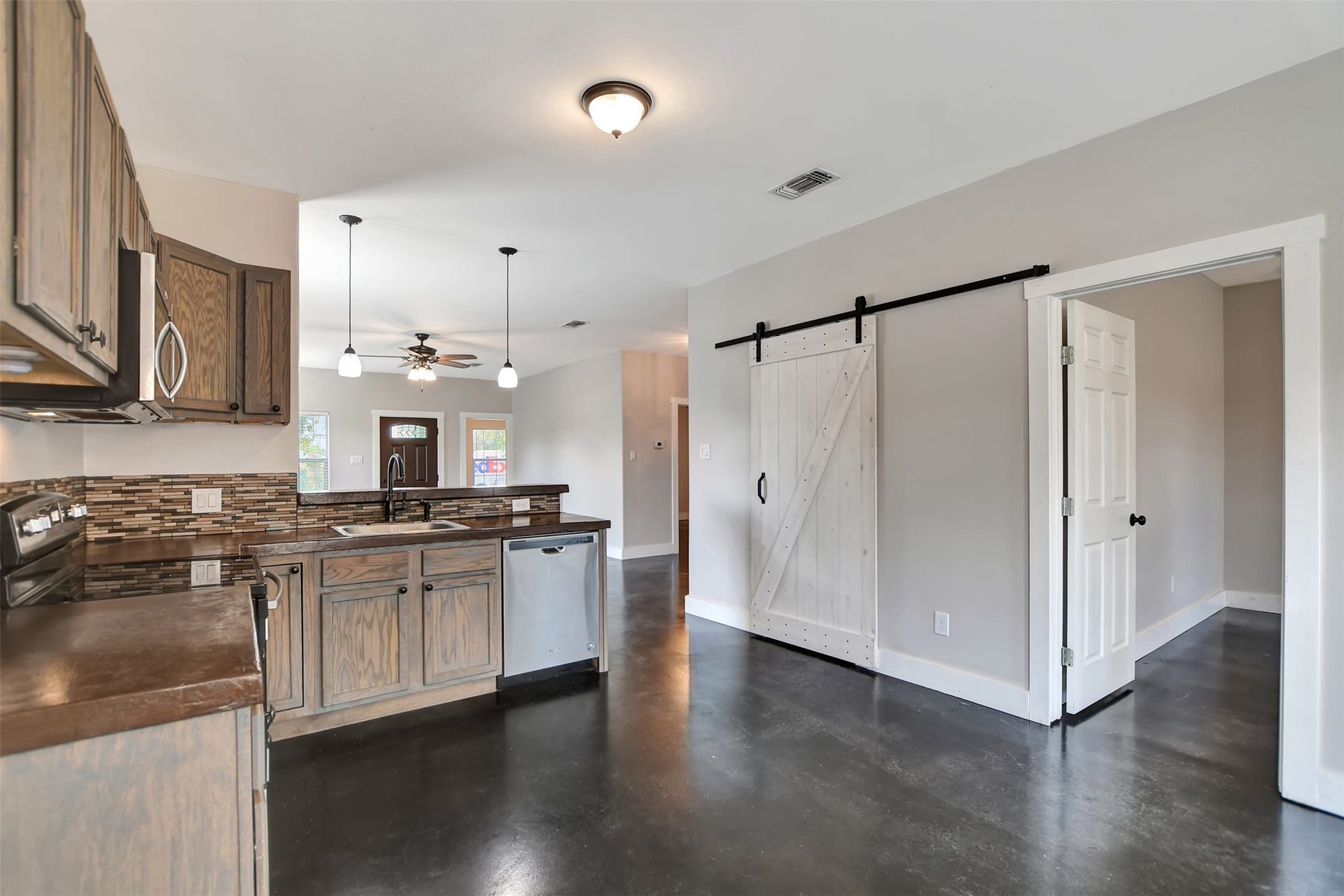 2546 16th Street, Hempstead, TX 77445 2546 16th Street, Hempstead, TX 77445