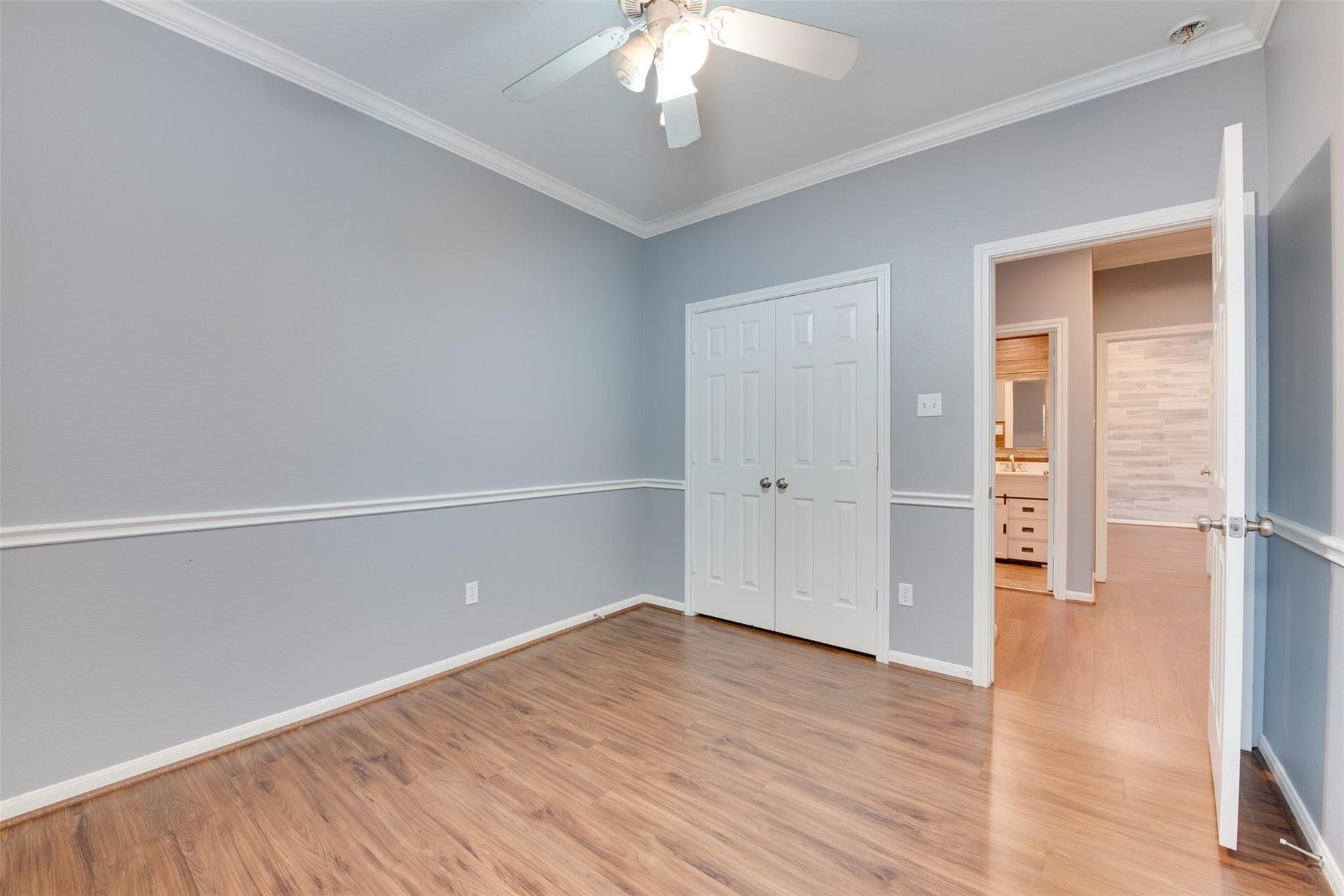 17 Pine Way, Conroe, TX 77304