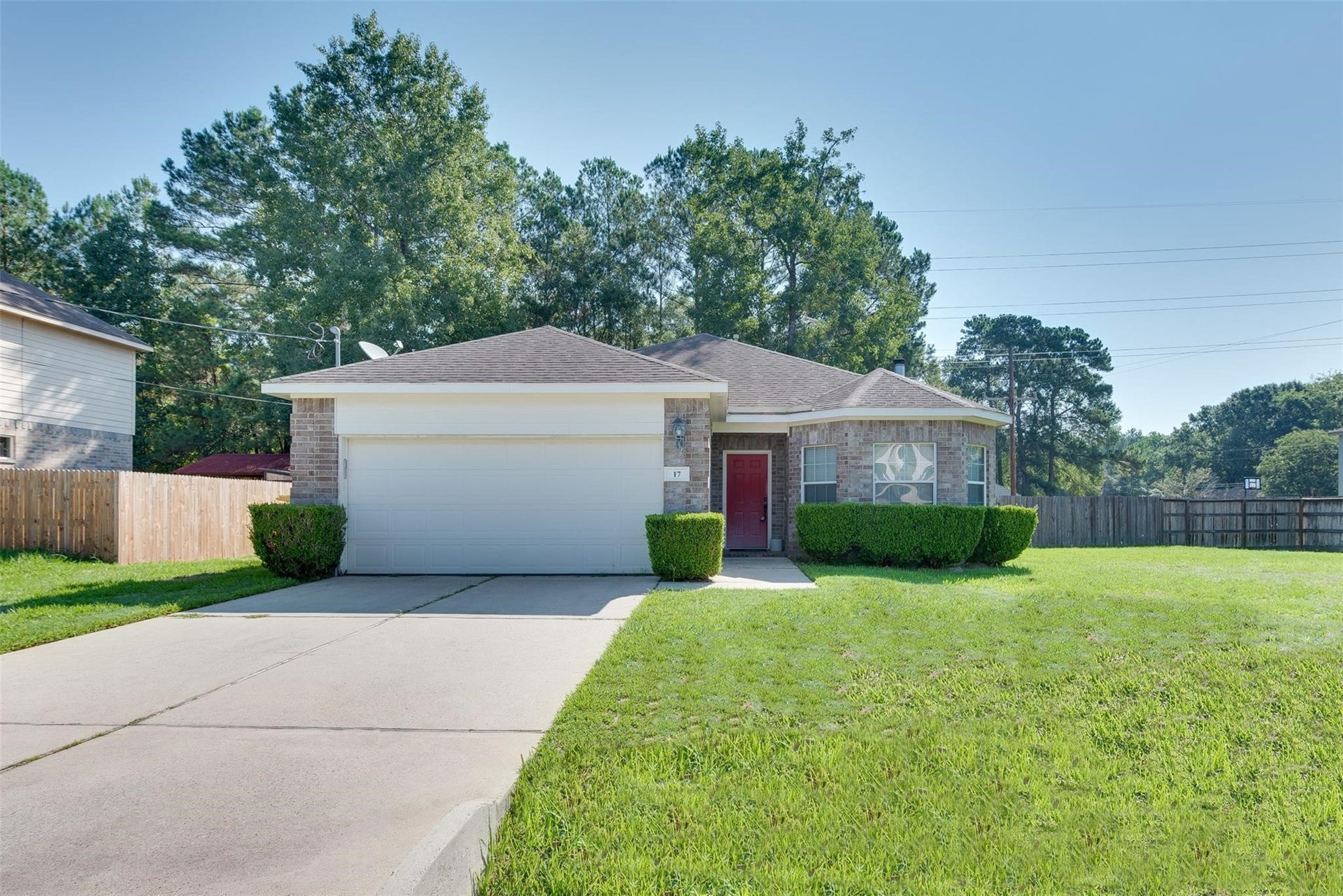 17 Pine Way, Conroe, TX 77304