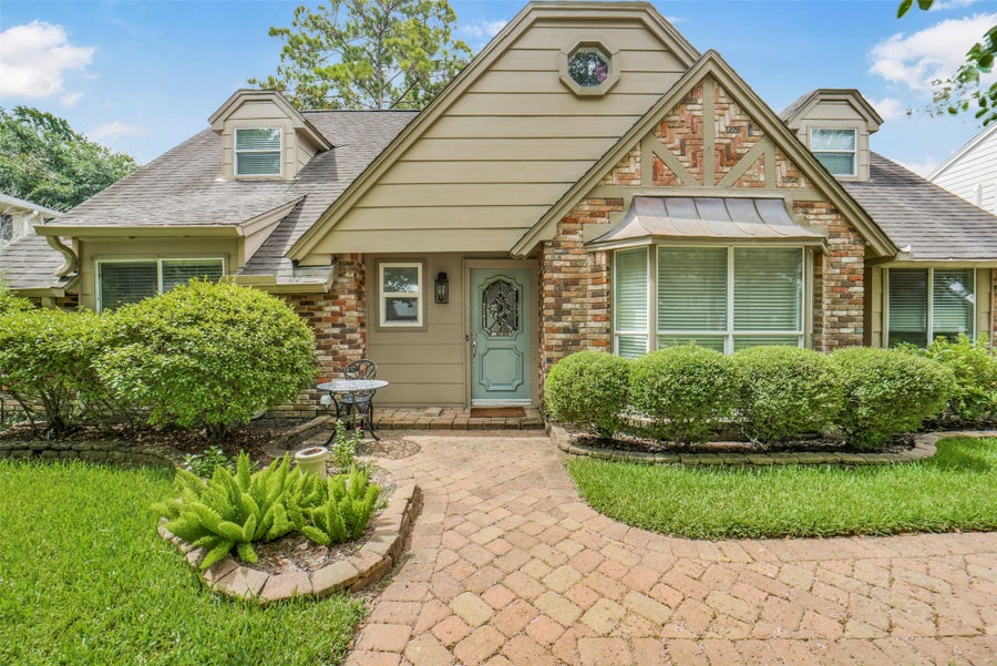 Property photo for 14915 Chadbourne Drive, Houston, TX