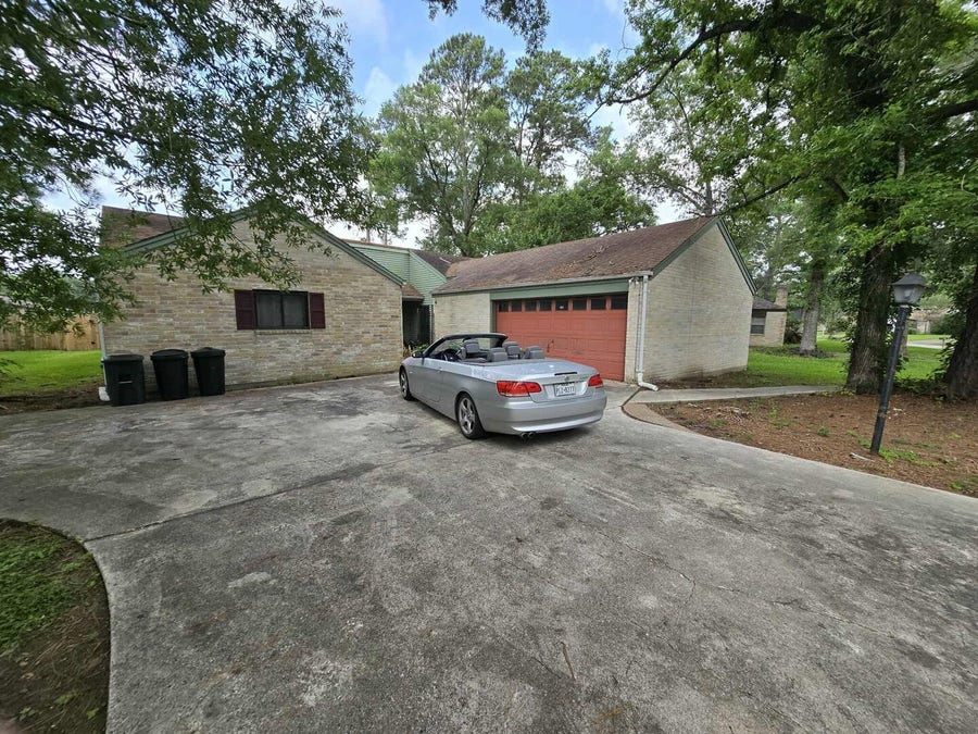 Property photo for 711 N Hyannis Port Street, Crosby, TX