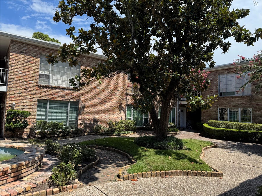 Property photo for 2121 Fountain View Drive, #92E, Houston, TX
