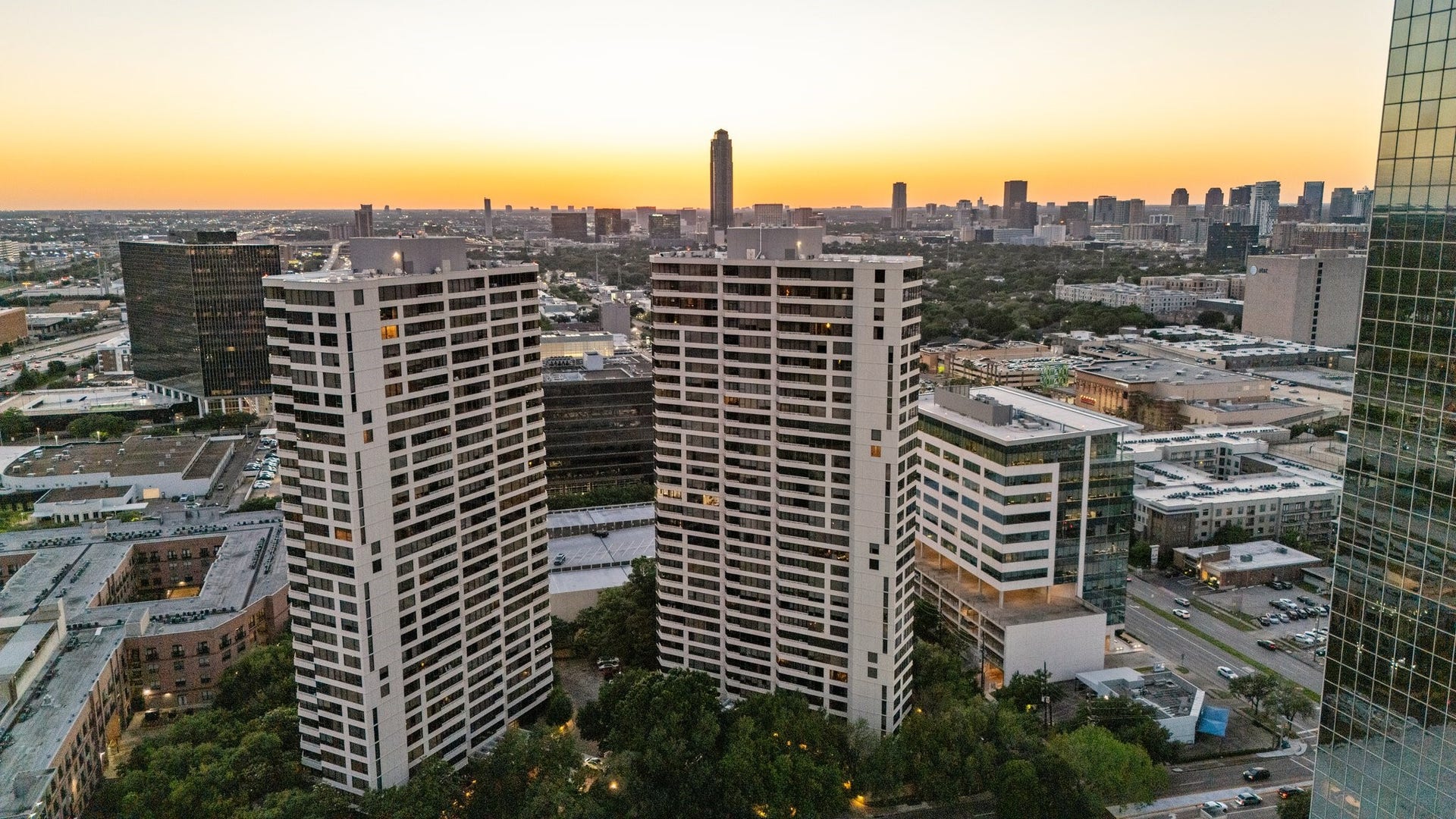 15 Greenway Plaza, #9F, Houston, TX 77046 View of The Greenway with the Galleria skyline beyond.