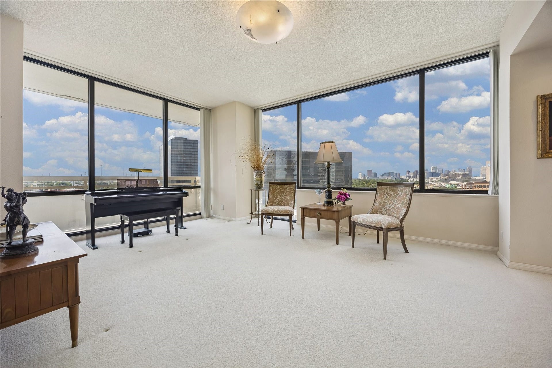 15 Greenway Plaza, #9F, Houston, TX 77046 Another view of the living areas.