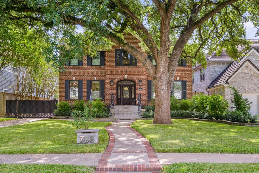Property photo for 706 Mulberry Lane, Bellaire, TX