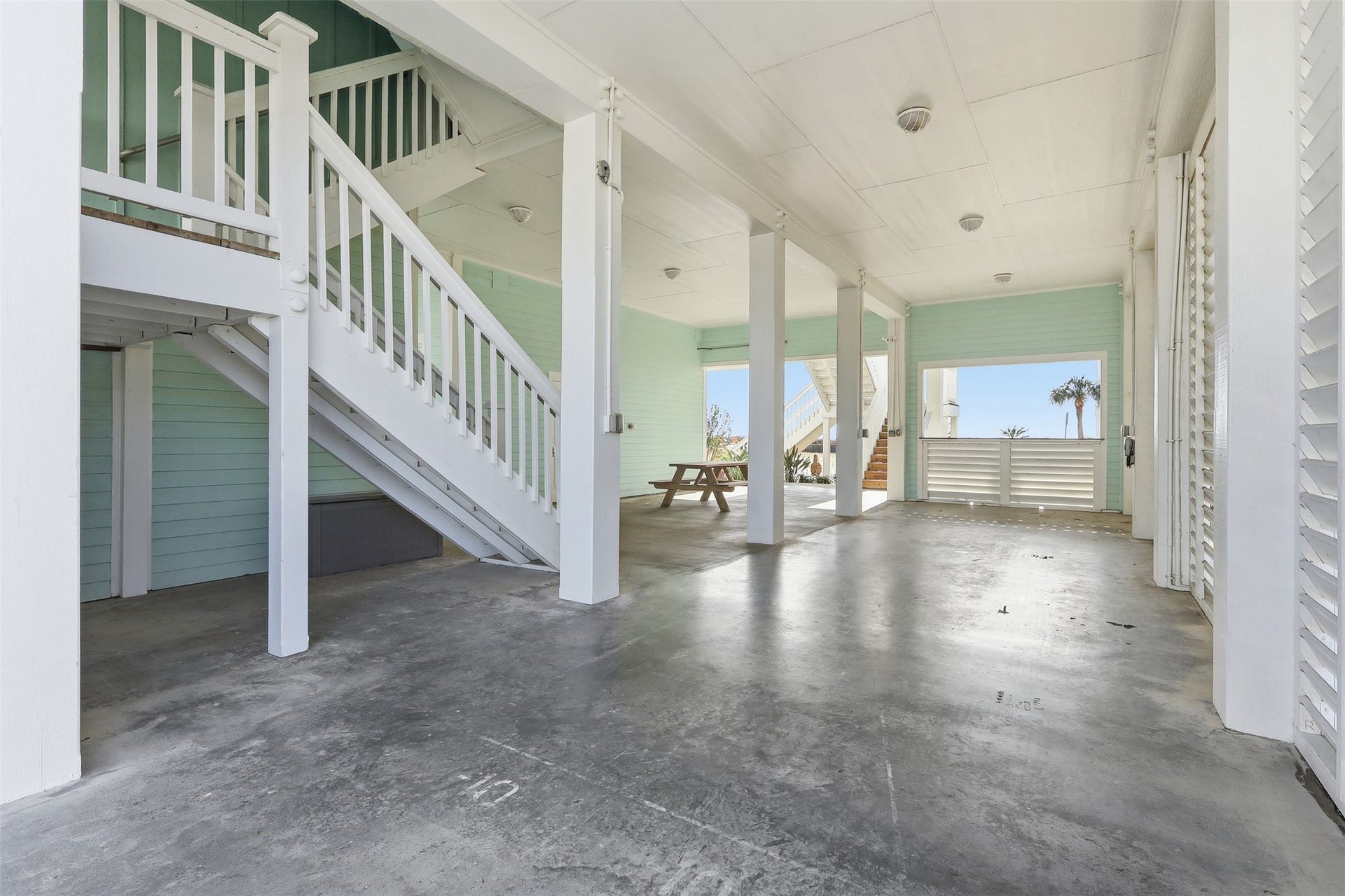 11622 Beachside, Galveston, TX 77554 An open, ground-level space ideal for parking or hanging out.