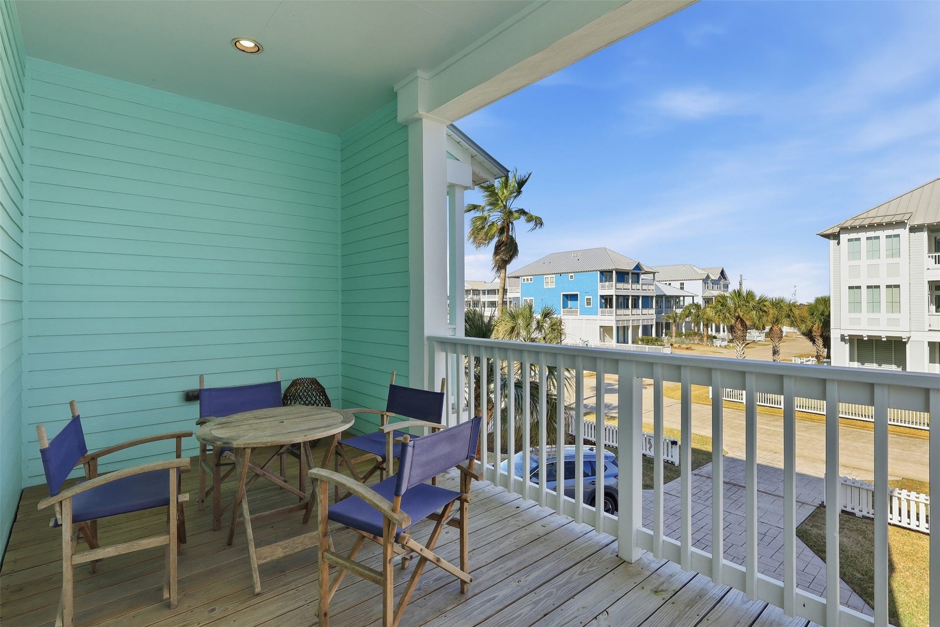 11622 Beachside, Galveston, TX 77554 A cozy covered porch located off the hallway and laundry roomcreating a relaxed, beachy atmosphere.