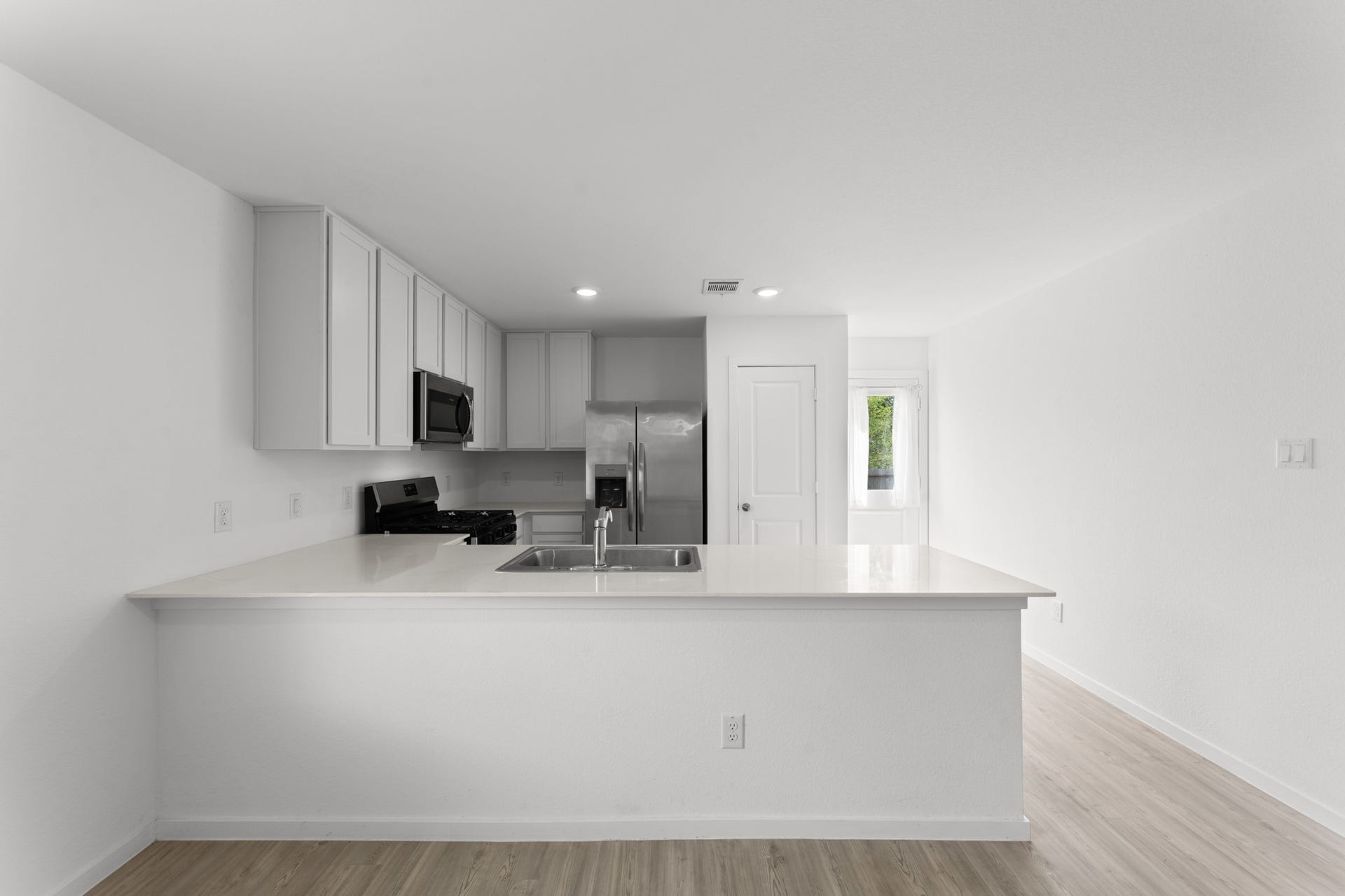 204 Houston Avenue, Angleton, TX 77515 204 Houston Avenue, Angleton, TX 77515