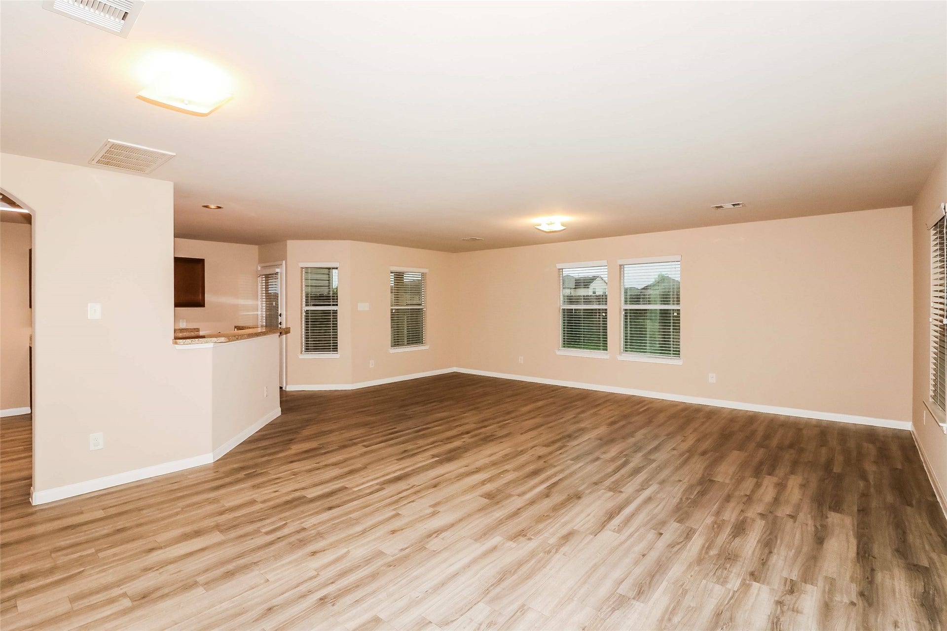 5435 Comel Court, Katy, TX 77449 Photos may be representative of the floor plan and not the exact home. Finishes, layout, and features of the actual property for lease may vary.