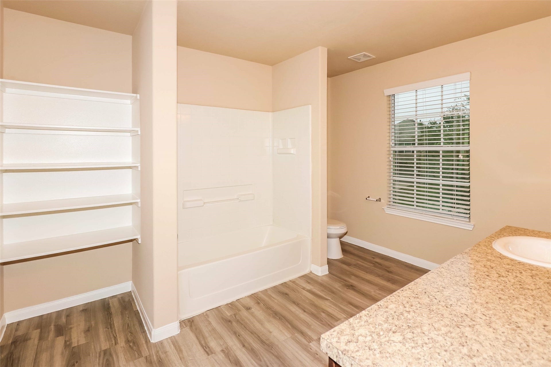 5435 Comel Court, Katy, TX 77449 Photos may be representative of the floor plan and not the exact home. Finishes, layout, and features of the actual property for lease may vary.