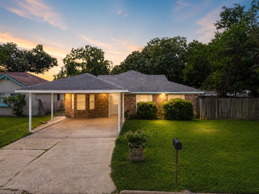 Property photo for 10102 Valley Breeze Drive, Houston, TX