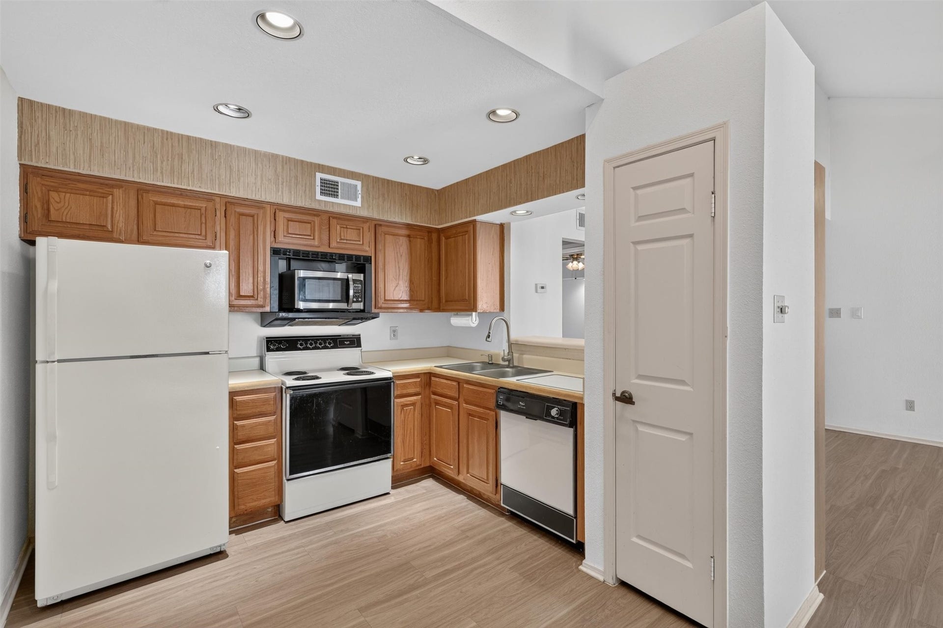 2011 Spenwick Drive, #724, Houston, TX 77055
