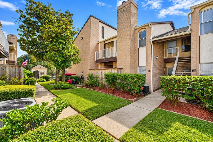Property photo for 2011 Spenwick Drive, #724, Houston, TX