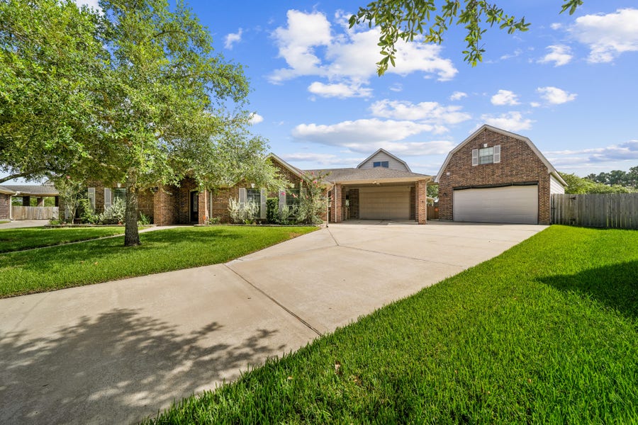 Property photo for 6803 Amistad Court, Manvel, TX